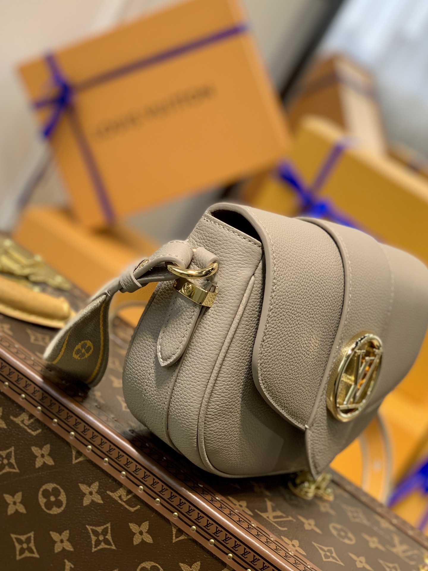 Louis Vuitton Pont 9 Soft Handbags-M58967-25*17.5*8CM