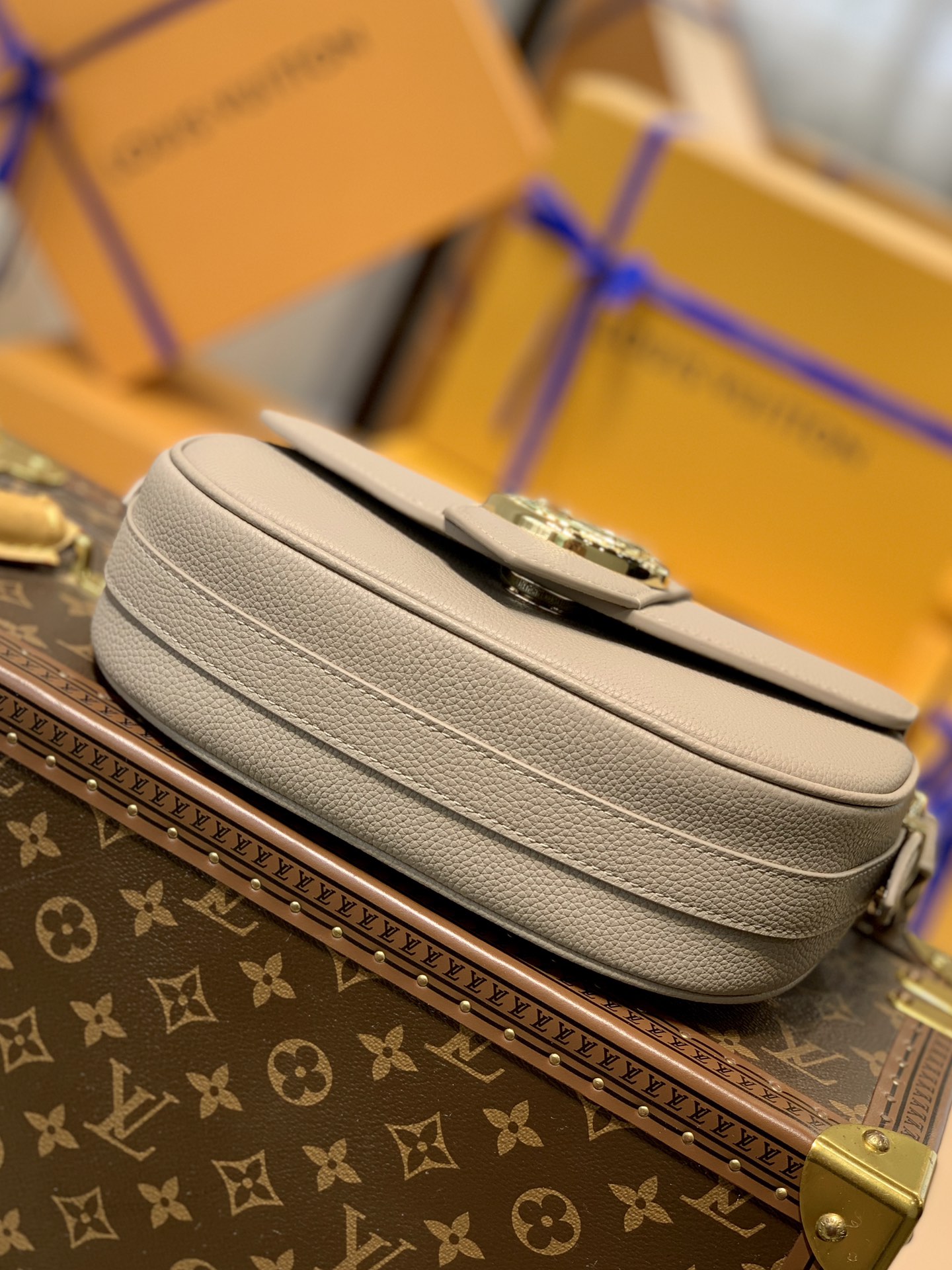 Louis Vuitton Pont 9 Soft Handbags-M58967-25*17.5*8CM