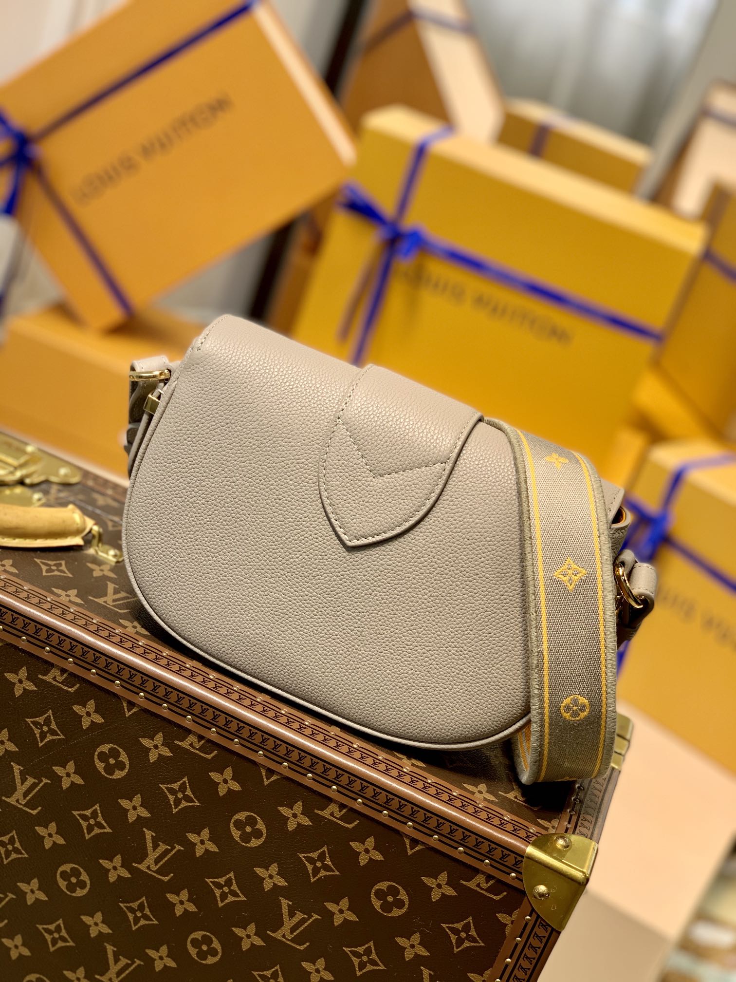 Louis Vuitton Pont 9 Soft Handbags-M58967-25*17.5*8CM