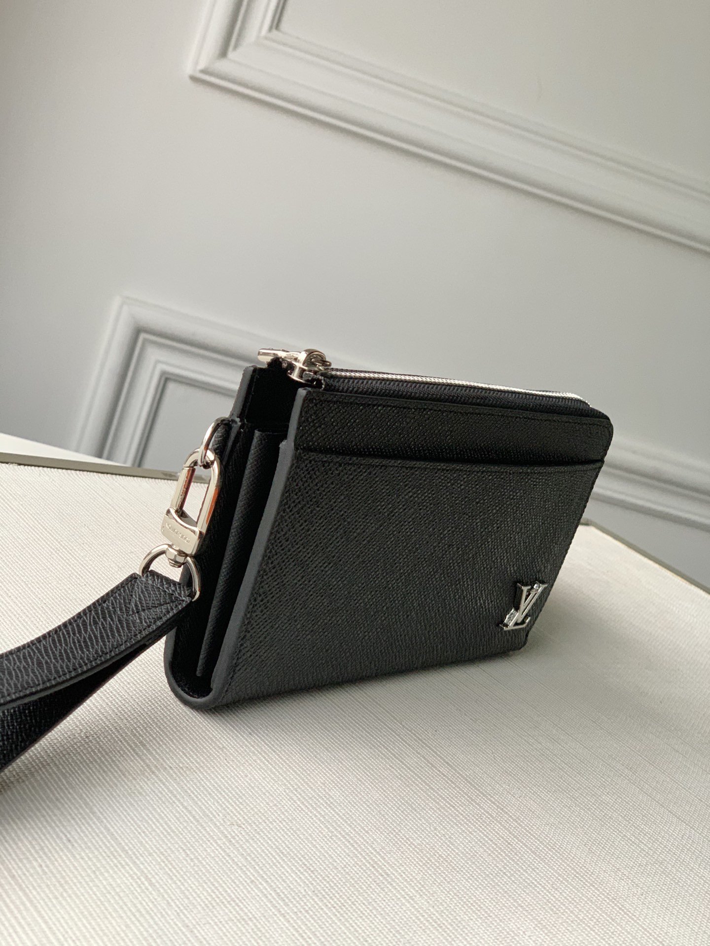 Louis Vuitton Zippy Dragonne M69409-19*10CM