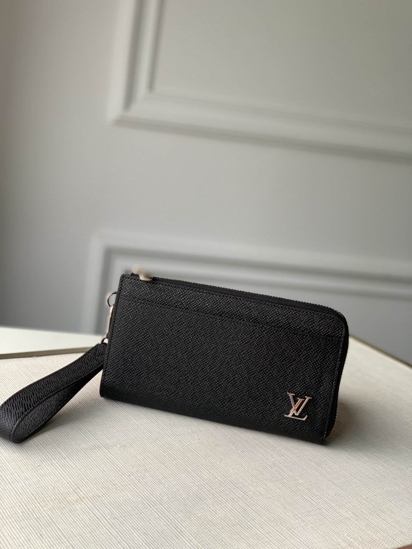 Louis Vuitton Zippy Dragonne M69409-19*10CM