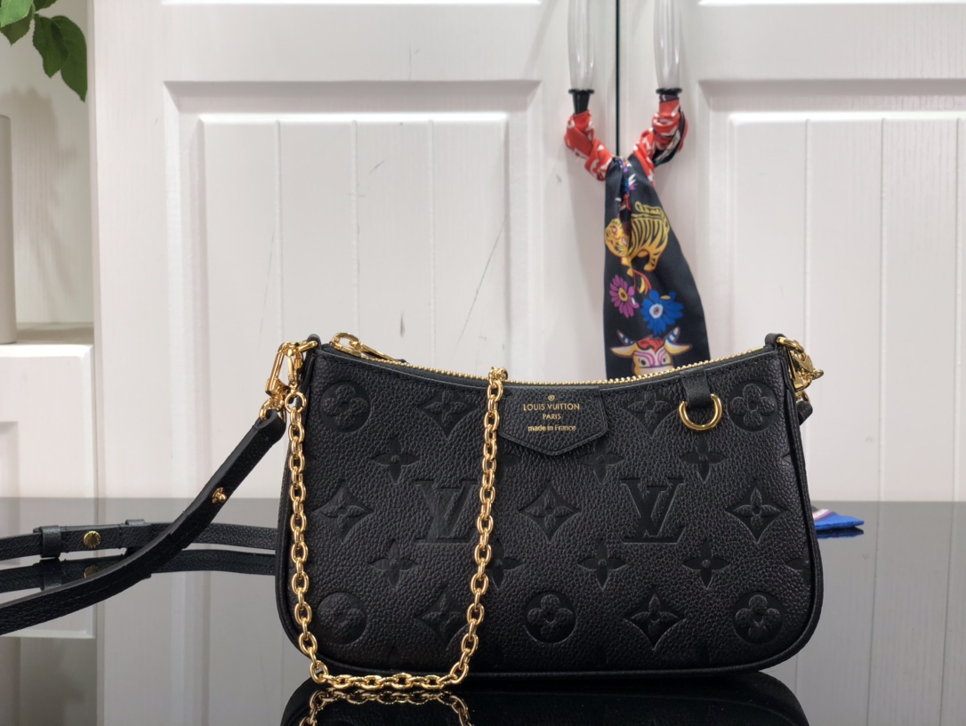 Louis Vuitton Easy Pouch On Strap-19×11.5x3CM