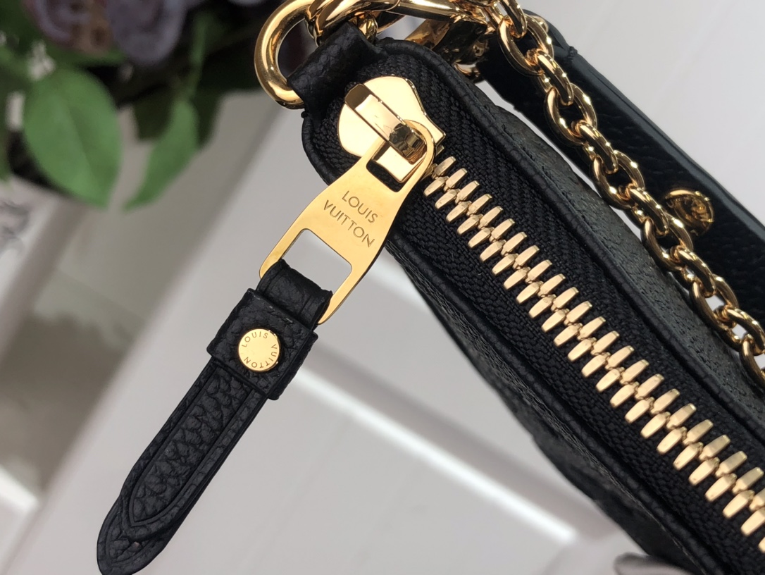 Louis Vuitton Easy Pouch On Strap-19×11.5x3CM