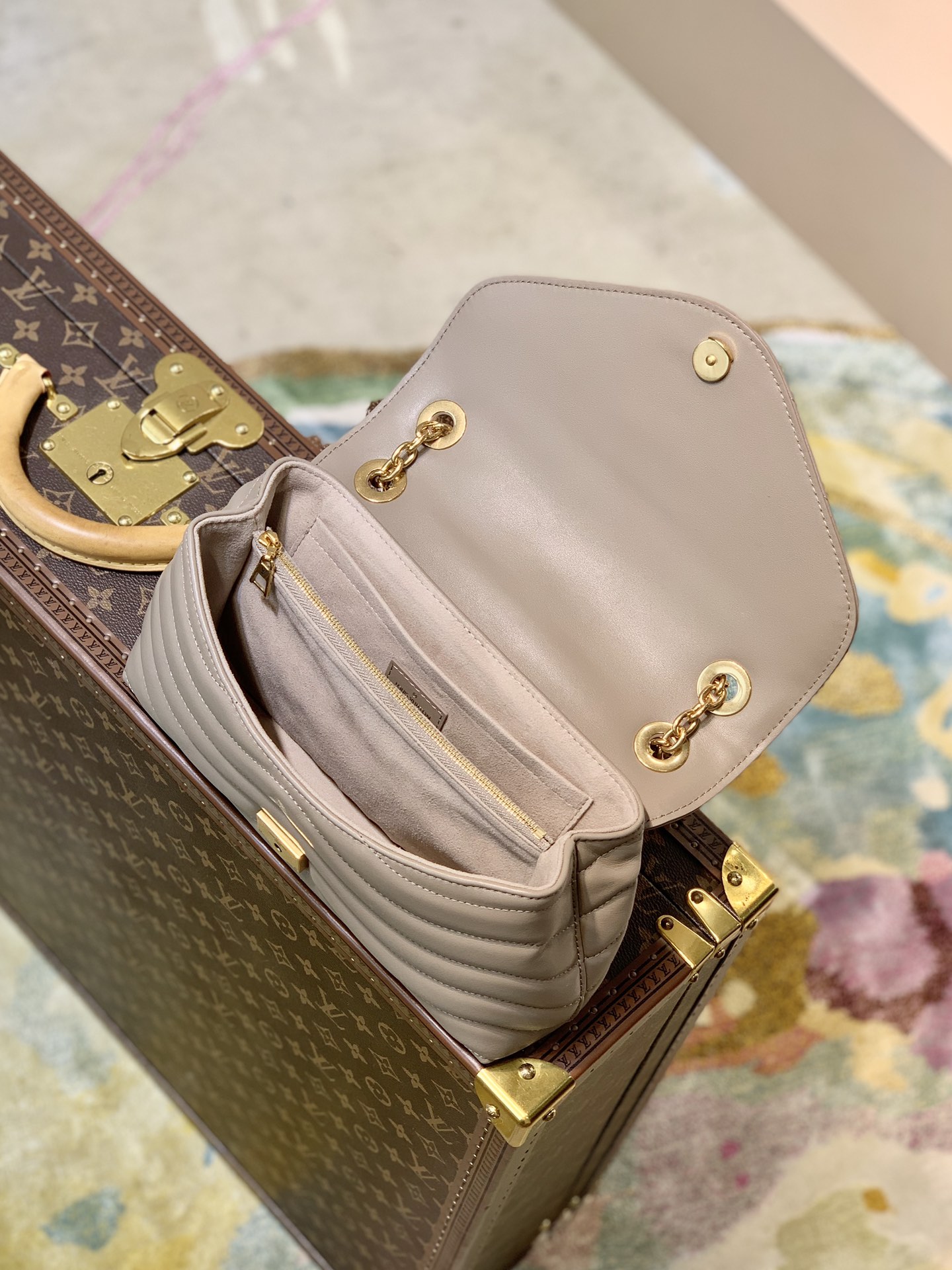Louis Vuitton New Wave Bag-24x14x9CM