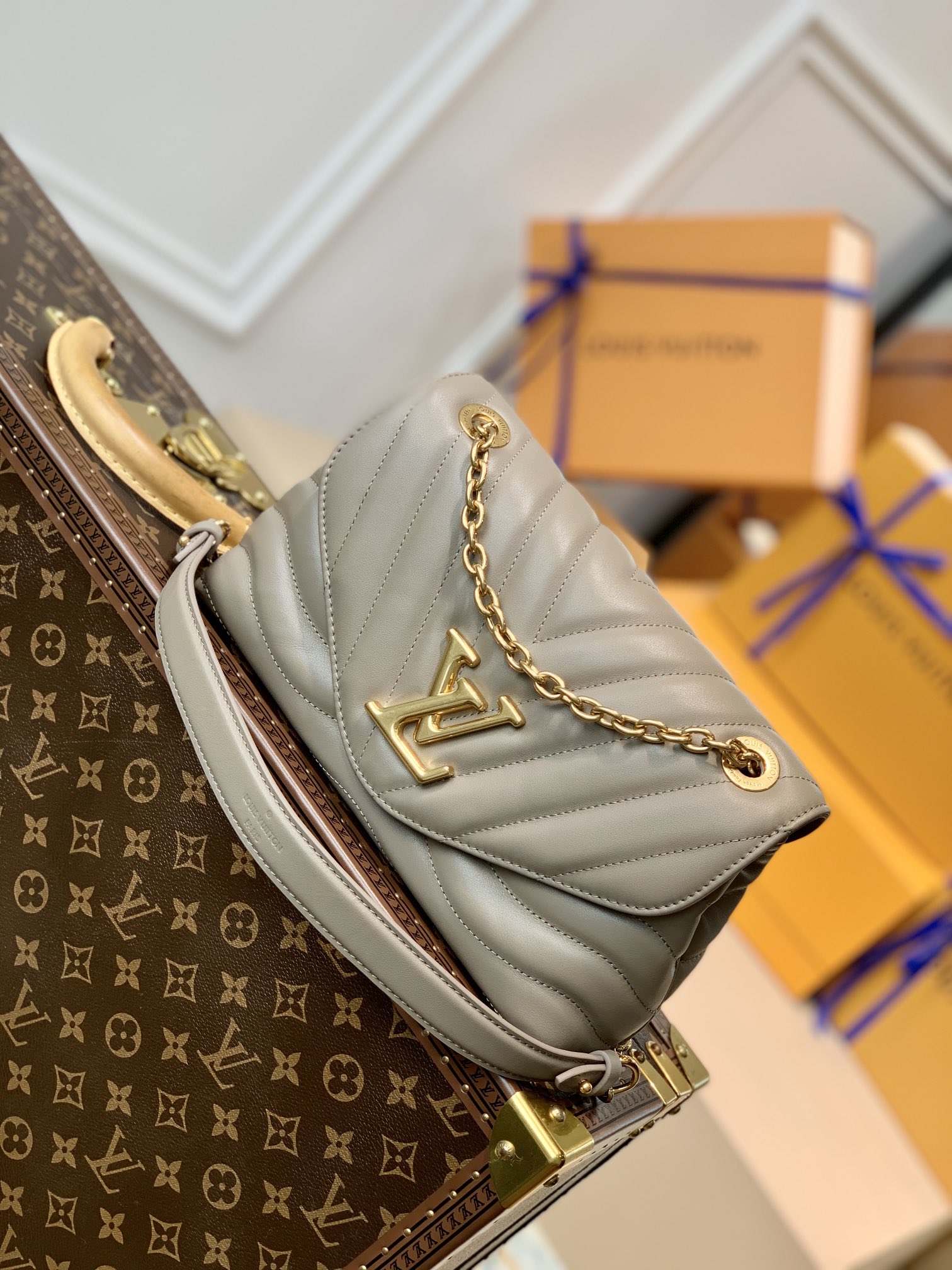 Louis Vuitton New Wave Bag-24x14x9CM