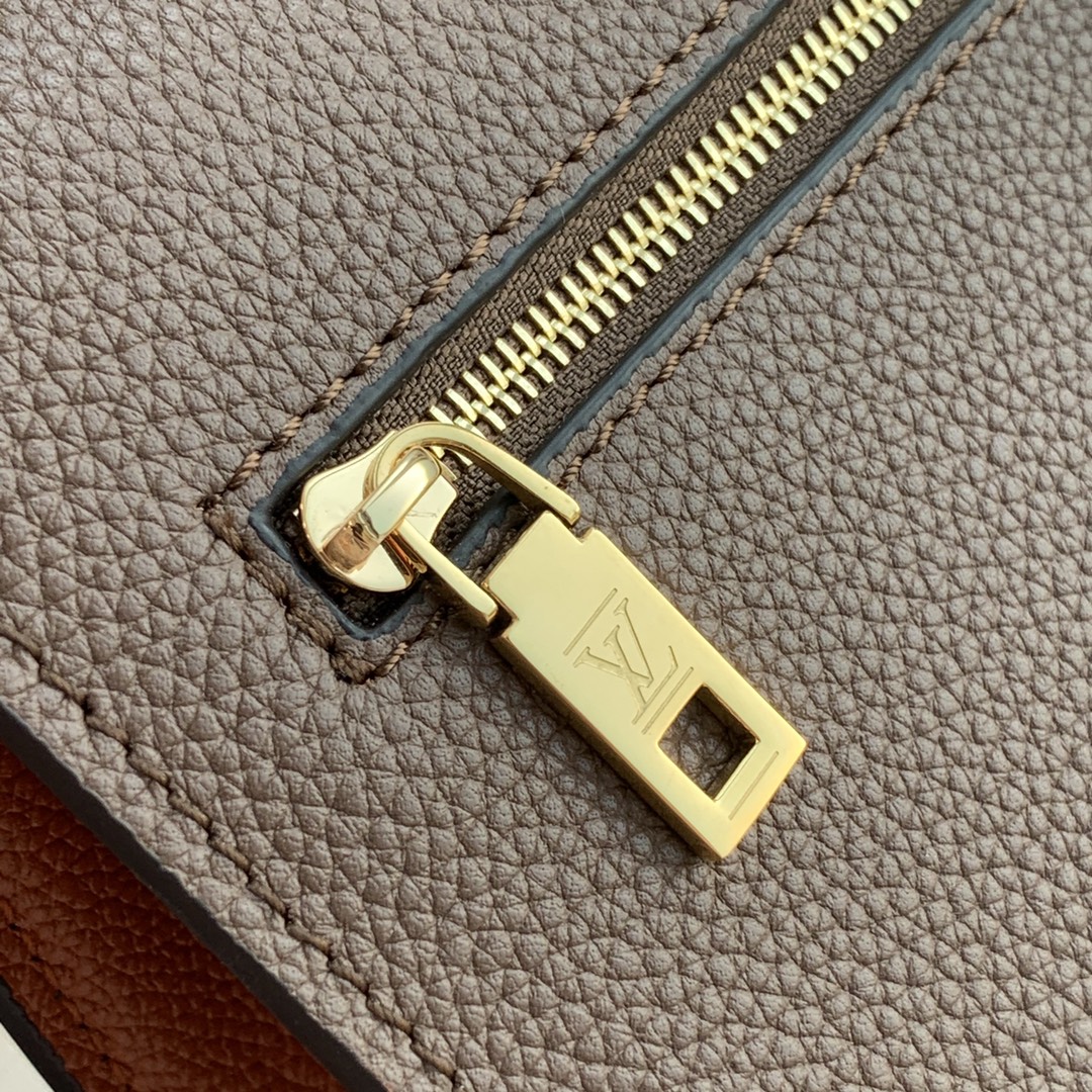 Louis Vuitton M58949 Mylockme BB-22.5 x 17.0 x 5.5CM Louis Vuitton M58949 Mylockme BB-22.5 x 17.0 x 5.5CM