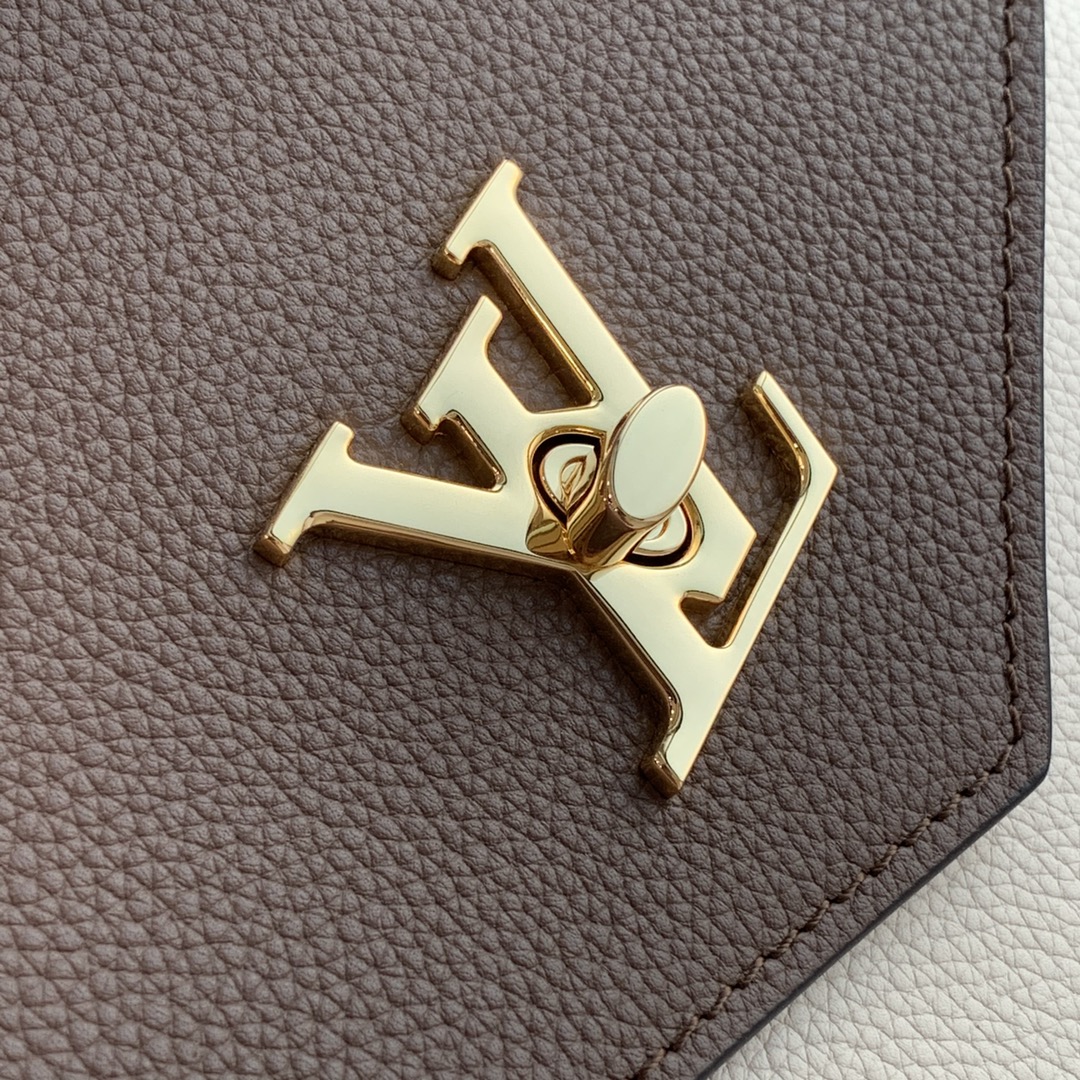 Louis Vuitton M58949 Mylockme BB-22.5 x 17.0 x 5.5CM Louis Vuitton M58949 Mylockme BB-22.5 x 17.0 x 5.5CM