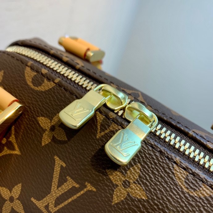 Louis Vuitton Handbags-23*13*14CM