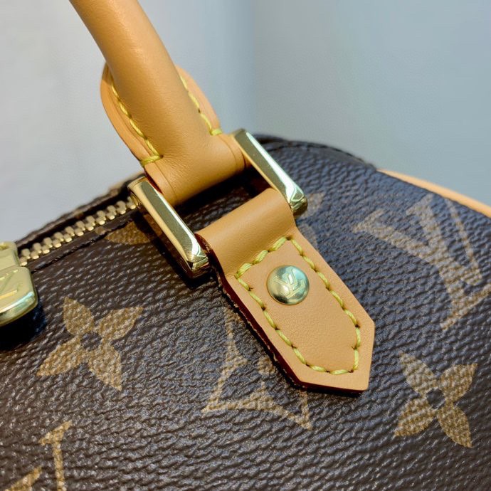 Louis Vuitton Handbags-23*13*14CM
