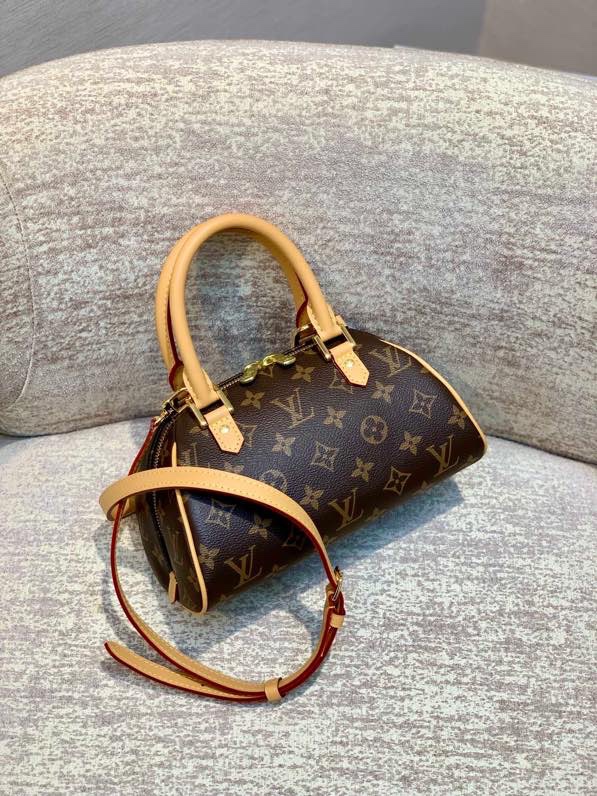Louis Vuitton Handbags-23*13*14CM