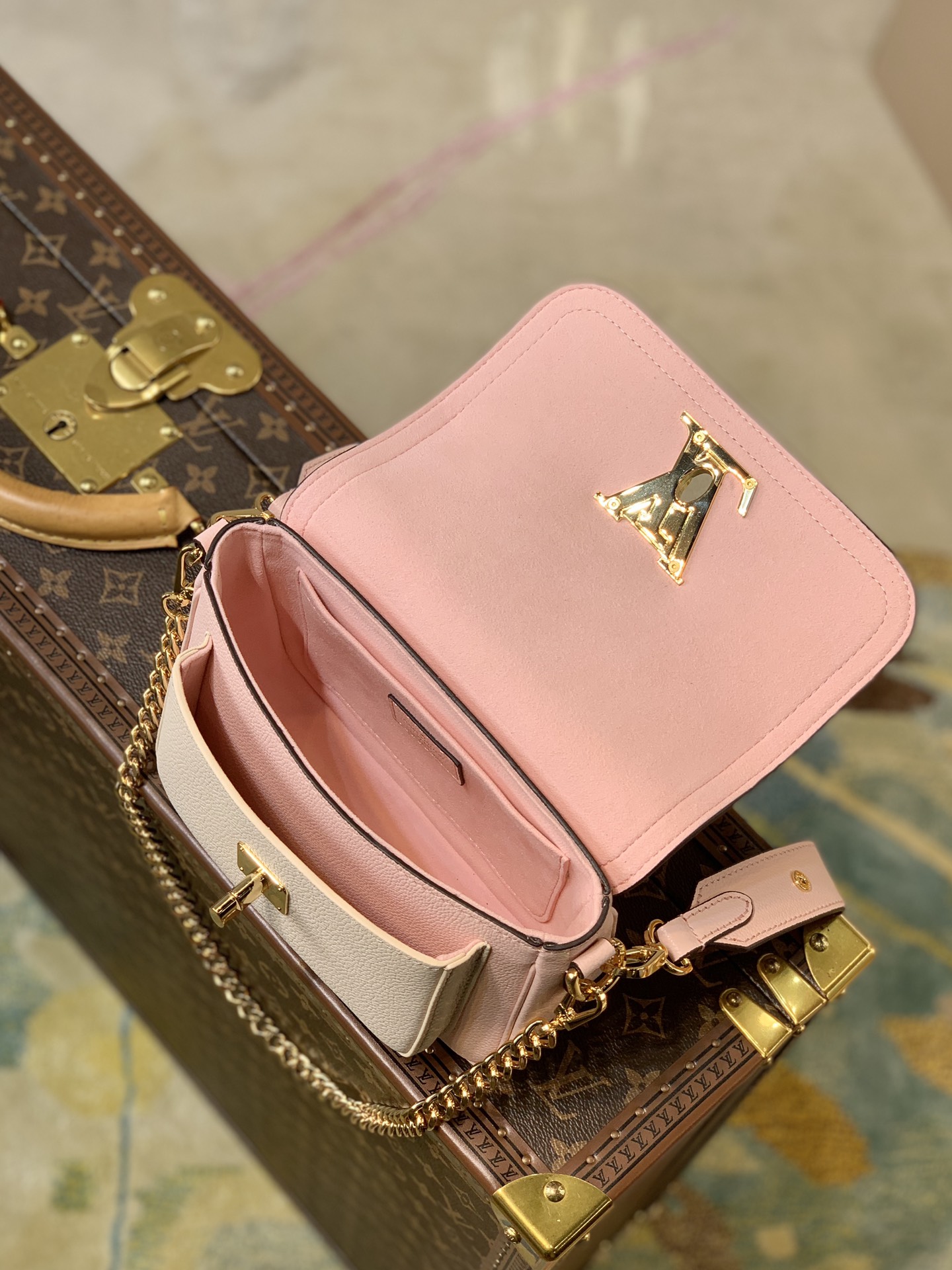 Louis Vuitton Lockme Tender Handbags PM- M58554-19*13*8CM Louis Vuitton Lockme Tender Handbags PM- M58554-19*13*8CM