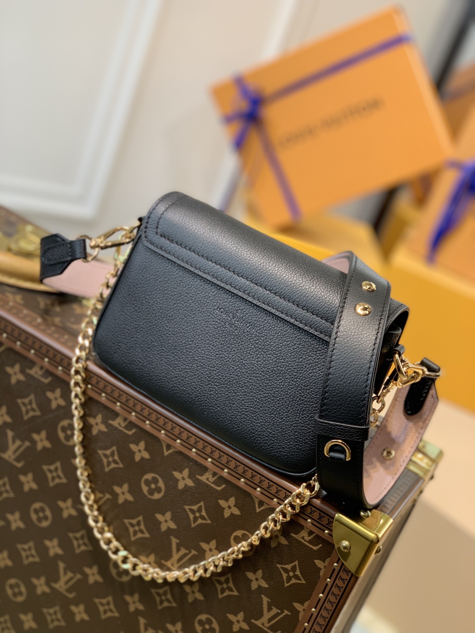 Louis Vuitton Lockme Tender Handbags PM- M58554-19*13*8CM Louis Vuitton Lockme Tender Handbags PM- M58554-19*13*8CM