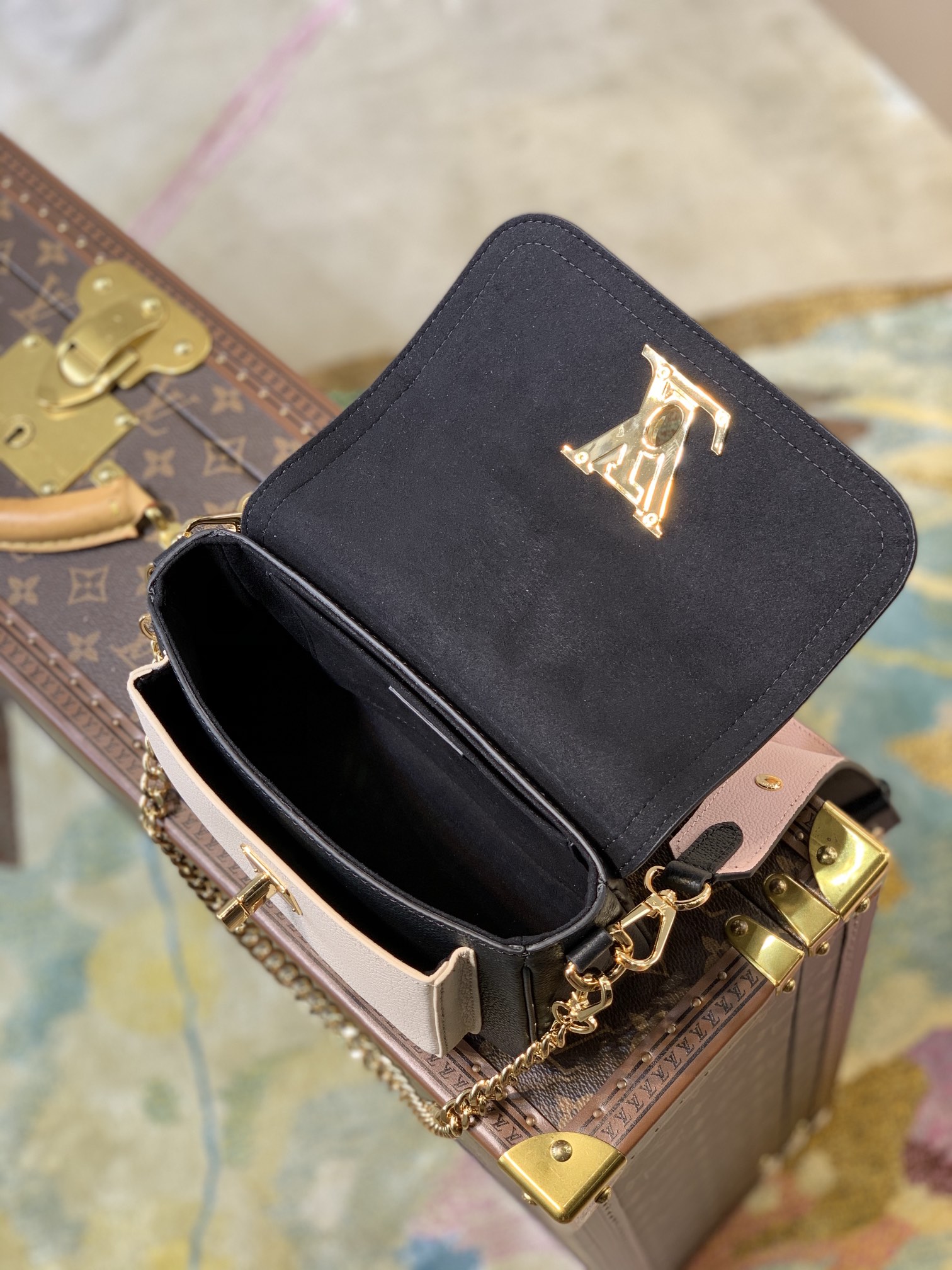 Louis Vuitton Lockme Tender Handbags PM- M58554-19*13*8CM Louis Vuitton Lockme Tender Handbags PM- M58554-19*13*8CM
