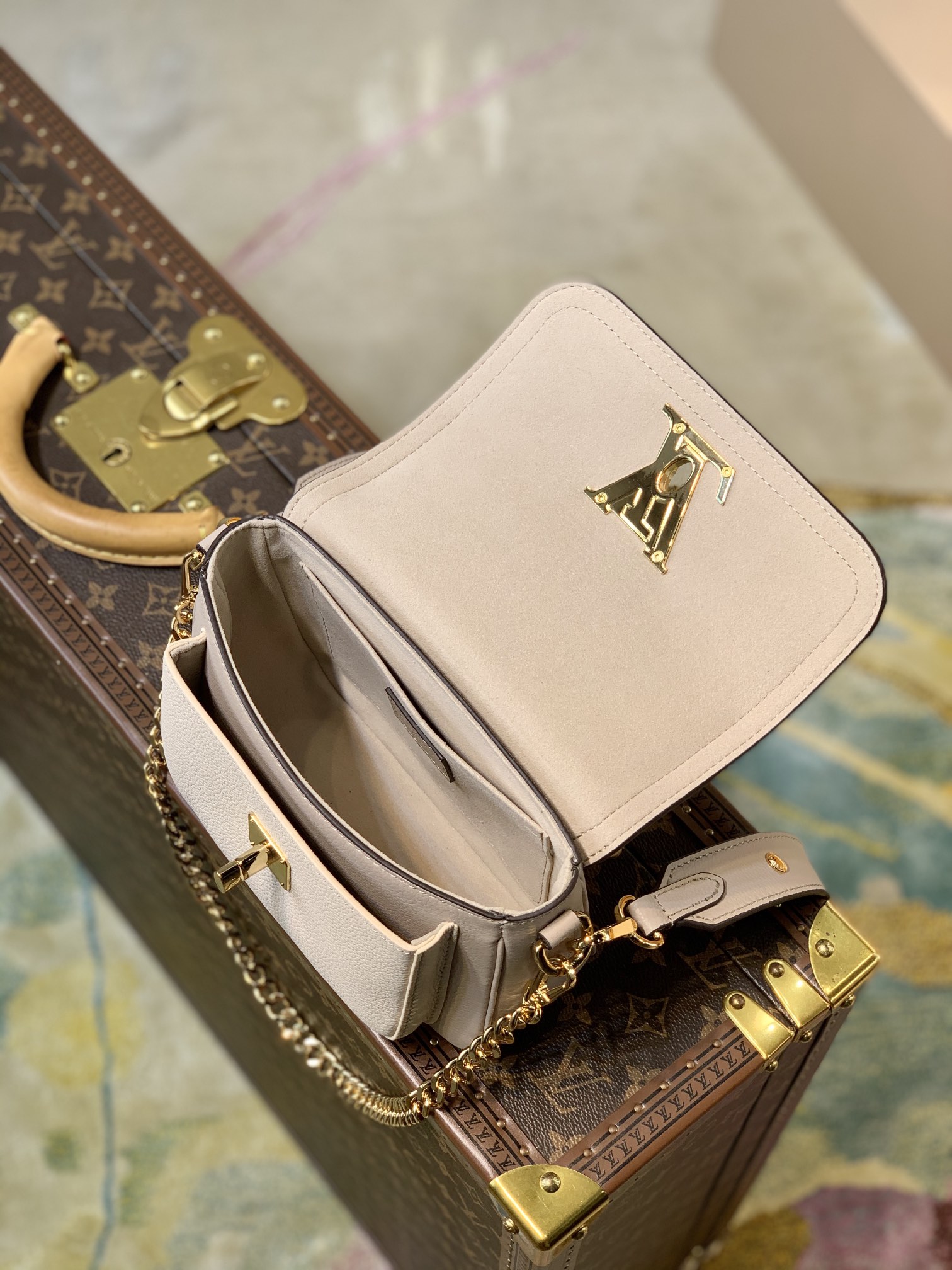 Louis Vuitton Lockme Tender Handbags PM- M58554-19*13*8CM Louis Vuitton Lockme Tender Handbags PM- M58554-19*13*8CM