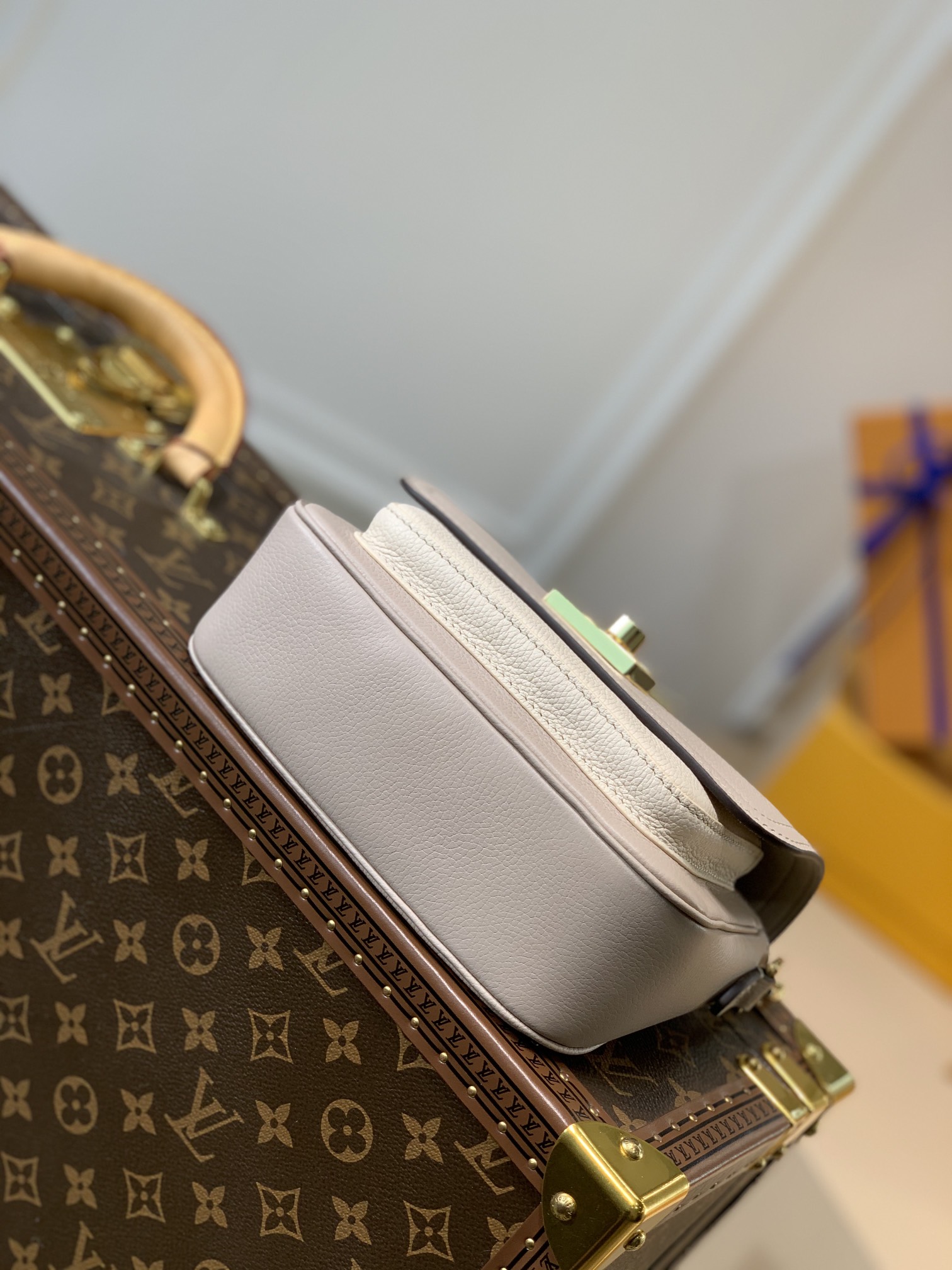 Louis Vuitton Lockme Tender Handbags PM- M58554-19*13*8CM Louis Vuitton Lockme Tender Handbags PM- M58554-19*13*8CM