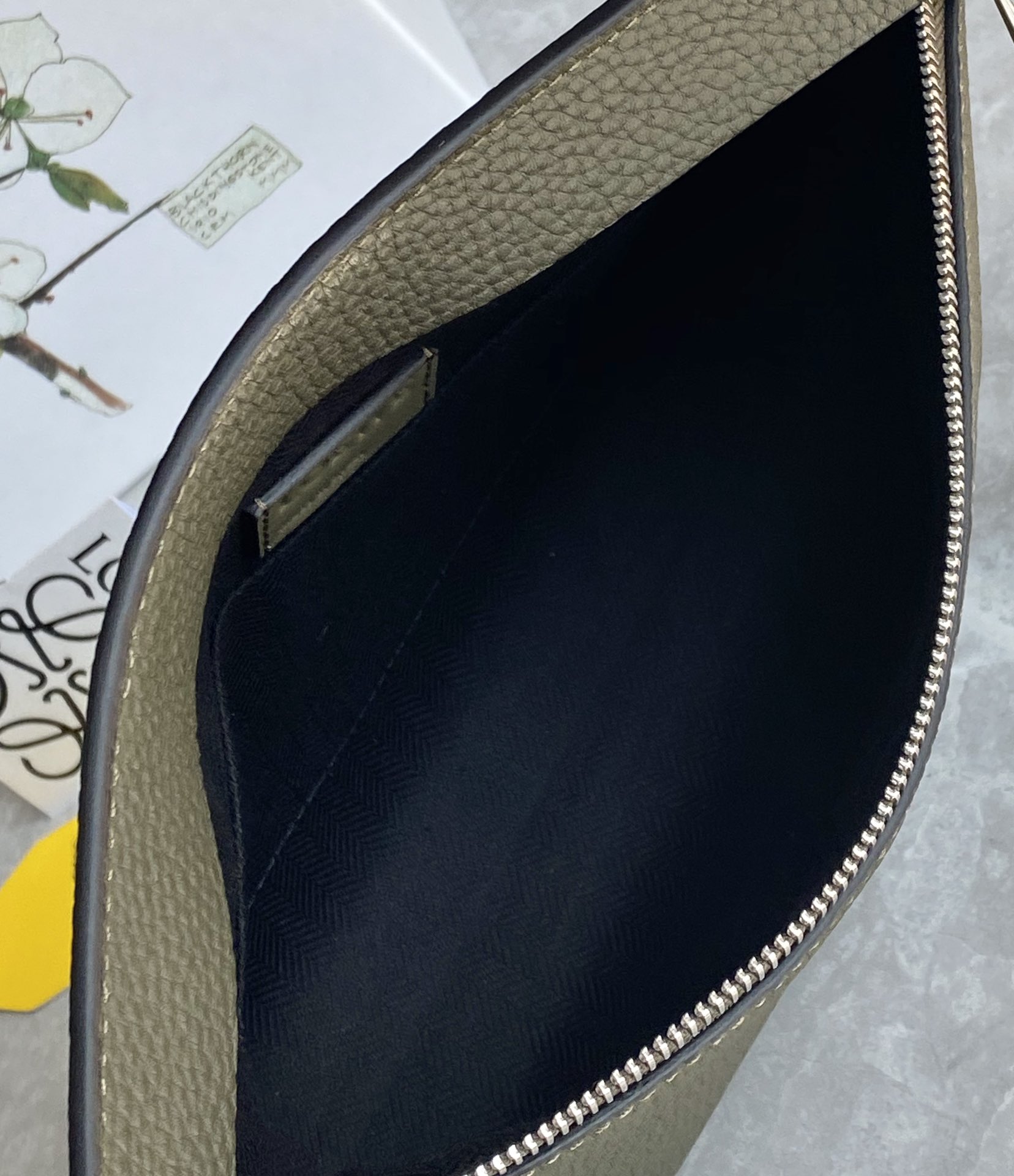 Lowee Pouch-29.5*20CM