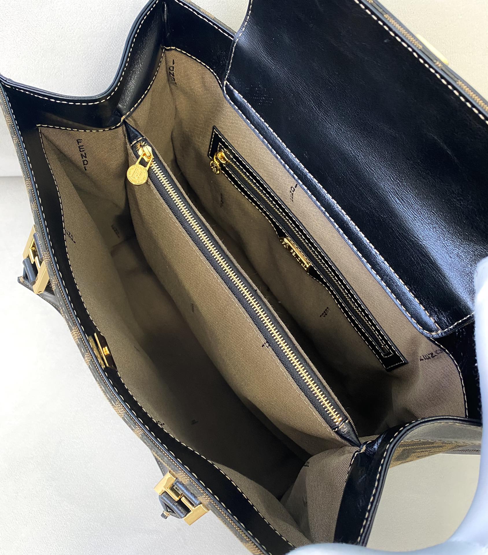 Fendi Vintage Handbags-35×12×30CM