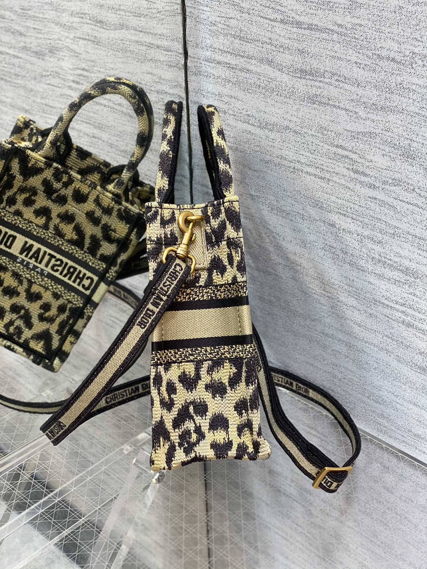 Diro Mini Book Tote-13.5*5*18CM