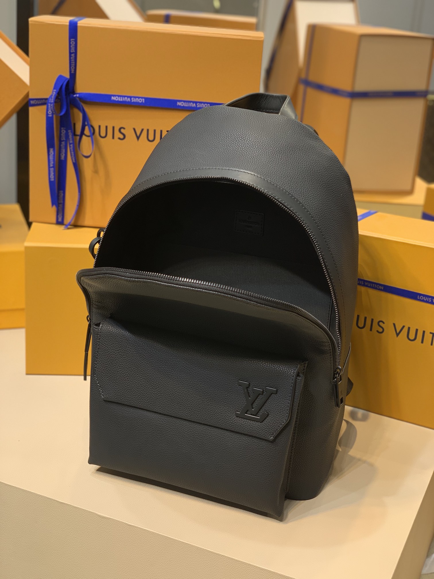 Louis Vuitton Aerogram Backpack M57079-43*30*14CM