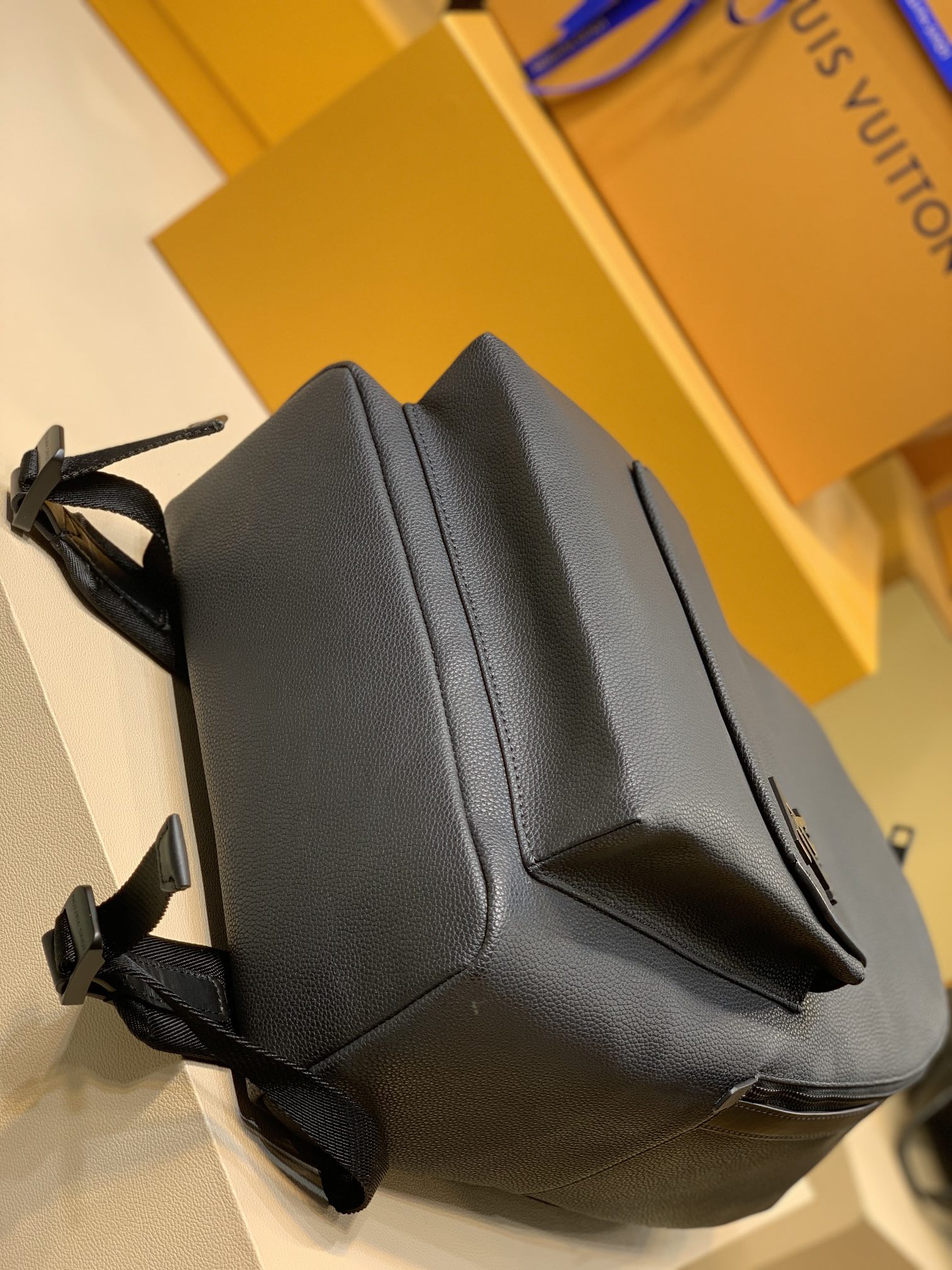 Louis Vuitton Aerogram Backpack M57079-43*30*14CM