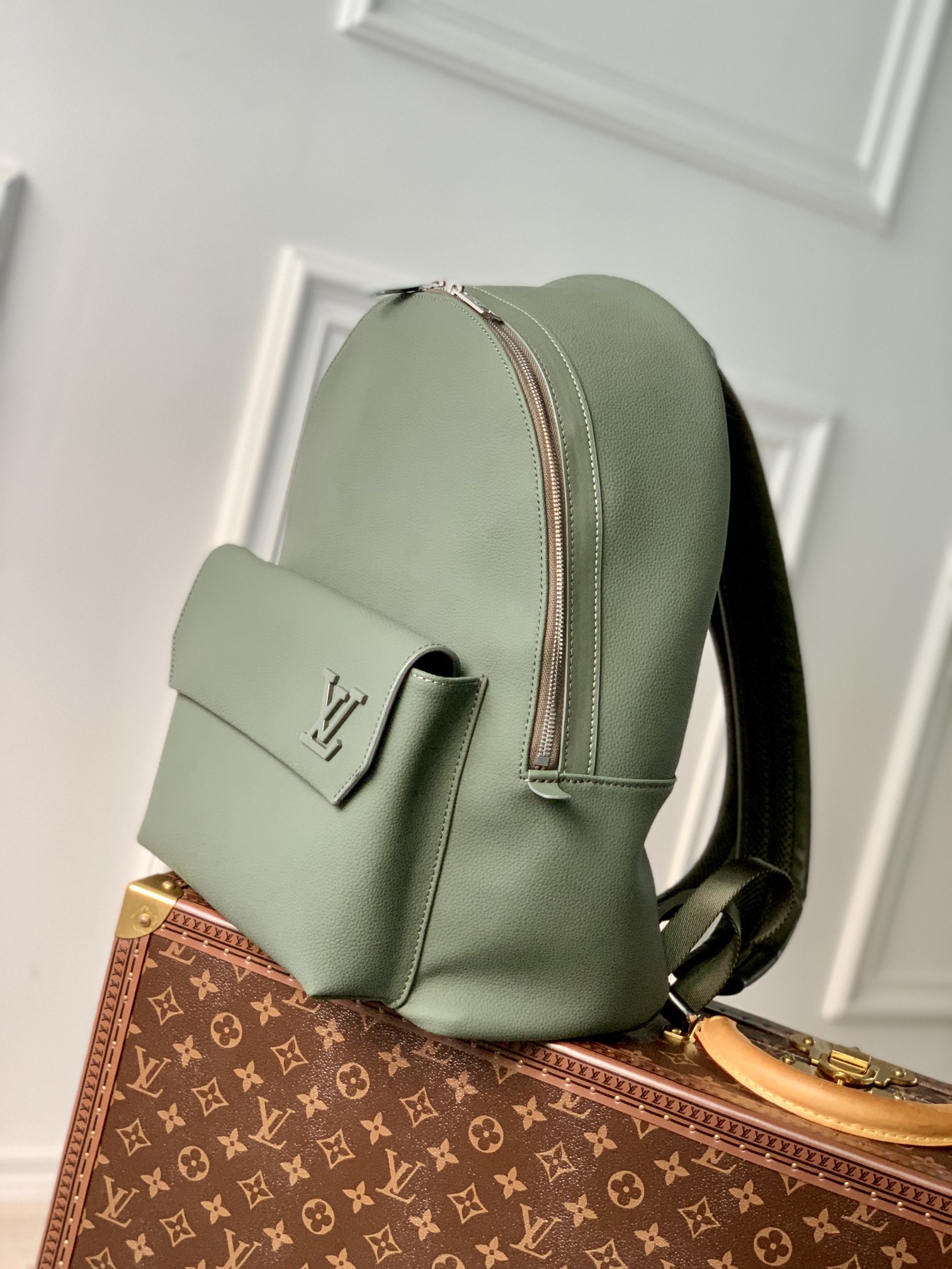 Louis Vuitton Aerogram Backpack M57079-43*30*14CM