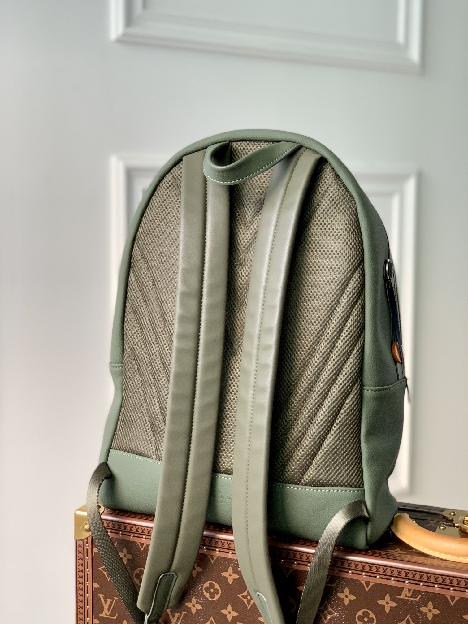 Louis Vuitton Aerogram Backpack M57079-43*30*14CM