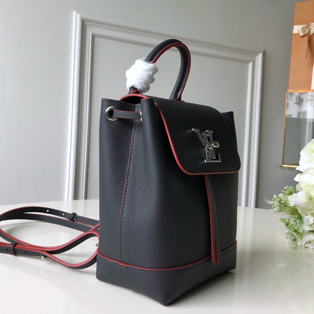 Louis Vuitton Backpack M54573-16*19.4*10CM