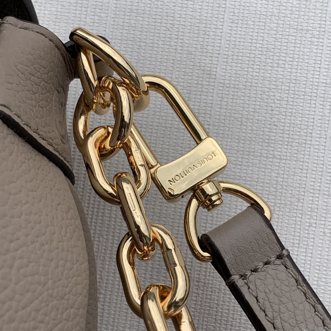 Louis Vuitton Favorite M45819-24 x 14 x 9CM Louis Vuitton Favorite M45819-24 x 14 x 9CM