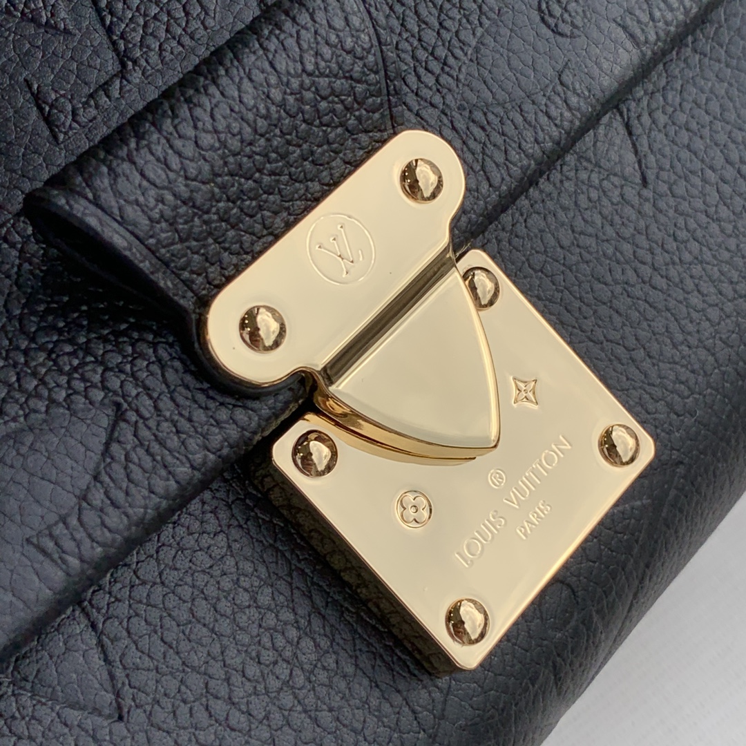 Louis Vuitton Favorite M45819-24 x 14 x 9CM Louis Vuitton Favorite M45819-24 x 14 x 9CM