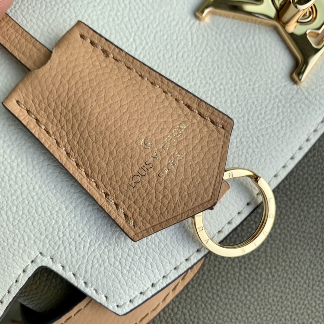 Louis Vuitton Lockme Ever M51395-31*46*17CM Louis Vuitton Lockme Ever M51395-31*46*17CM