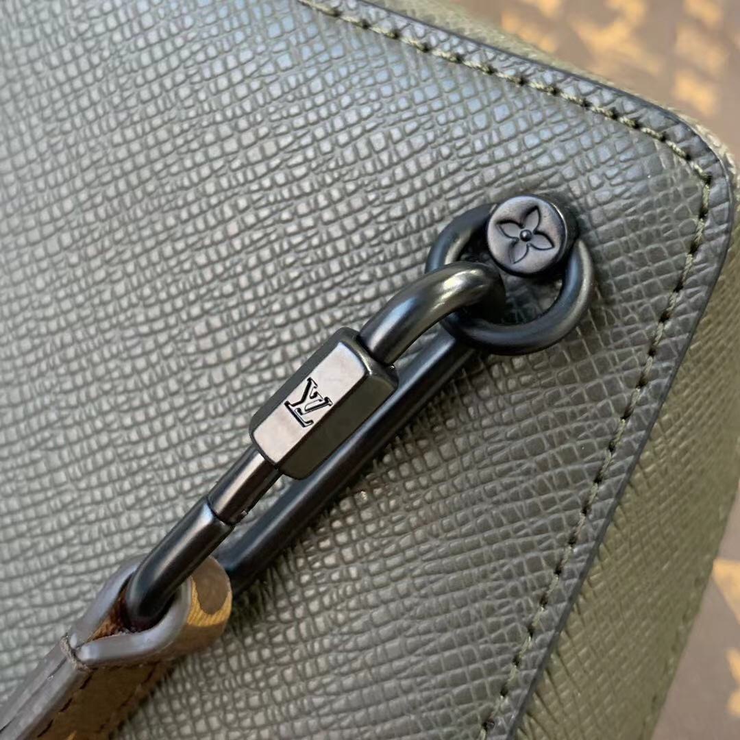 Louis Vuitton Camera Bag-M30581 -10x17x4.5CM