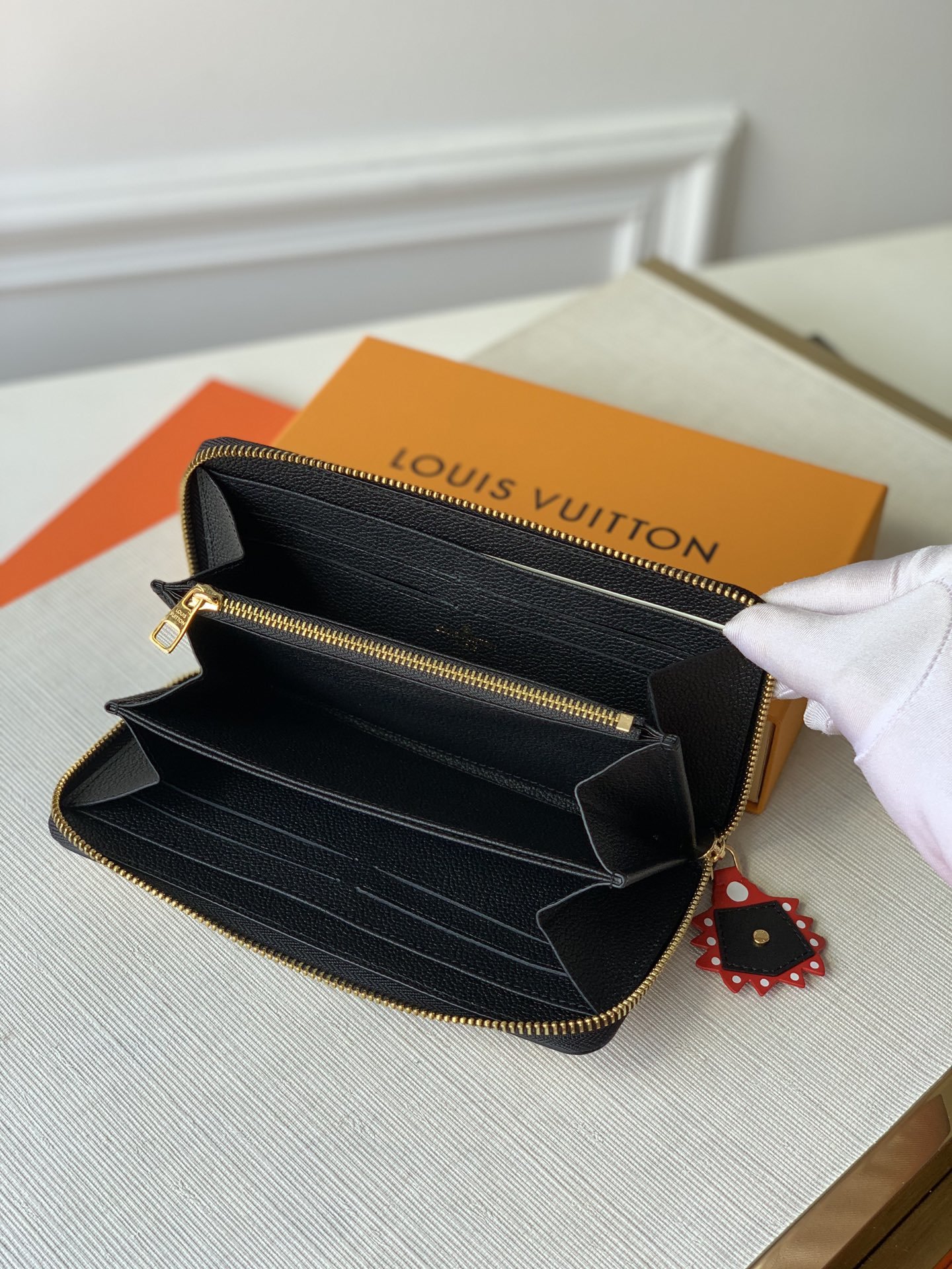 Louis Vuitton Zippy Wallet M69520-19*10CM
