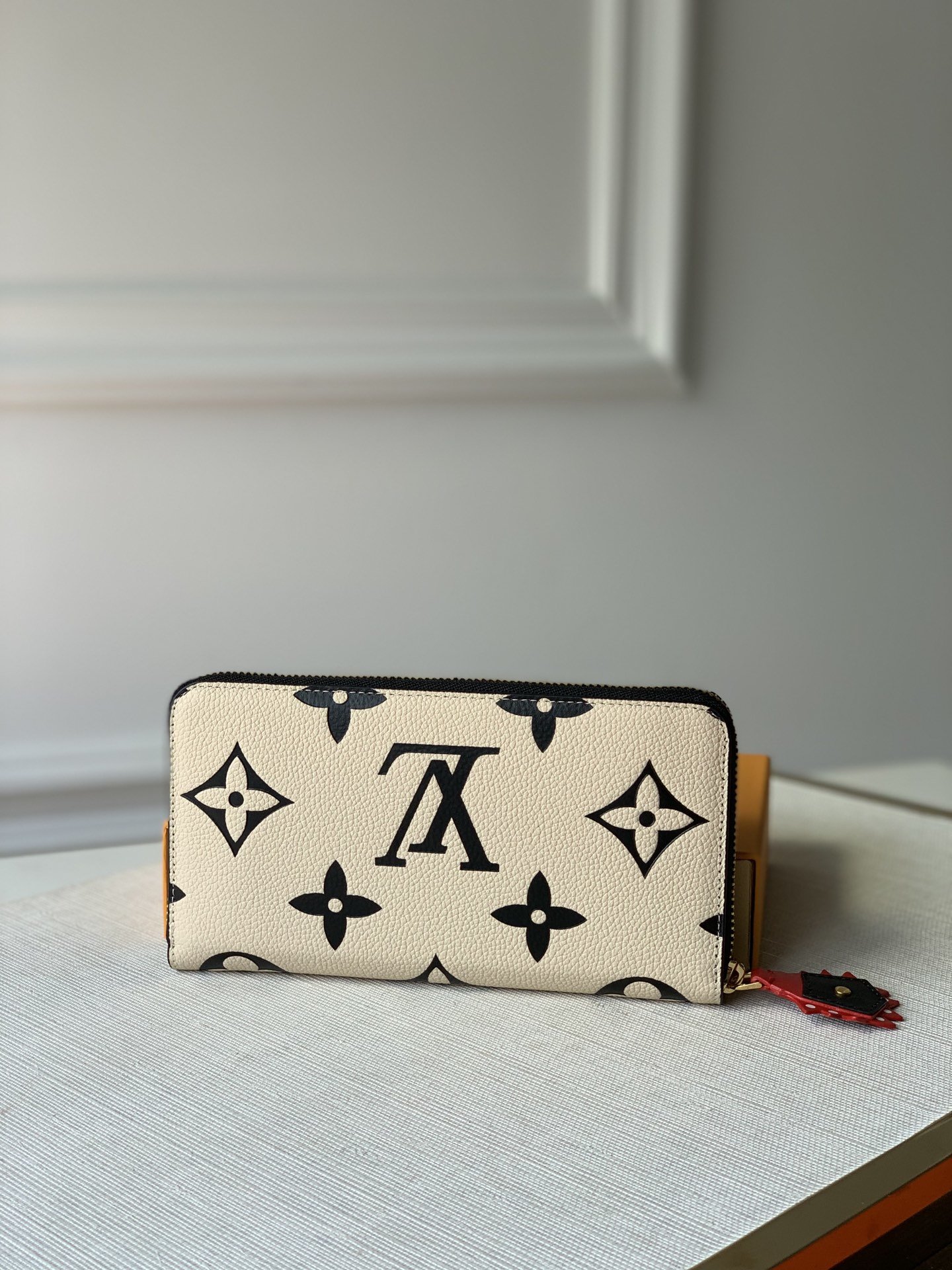 Louis Vuitton Zippy Wallet M69520-19*10CM