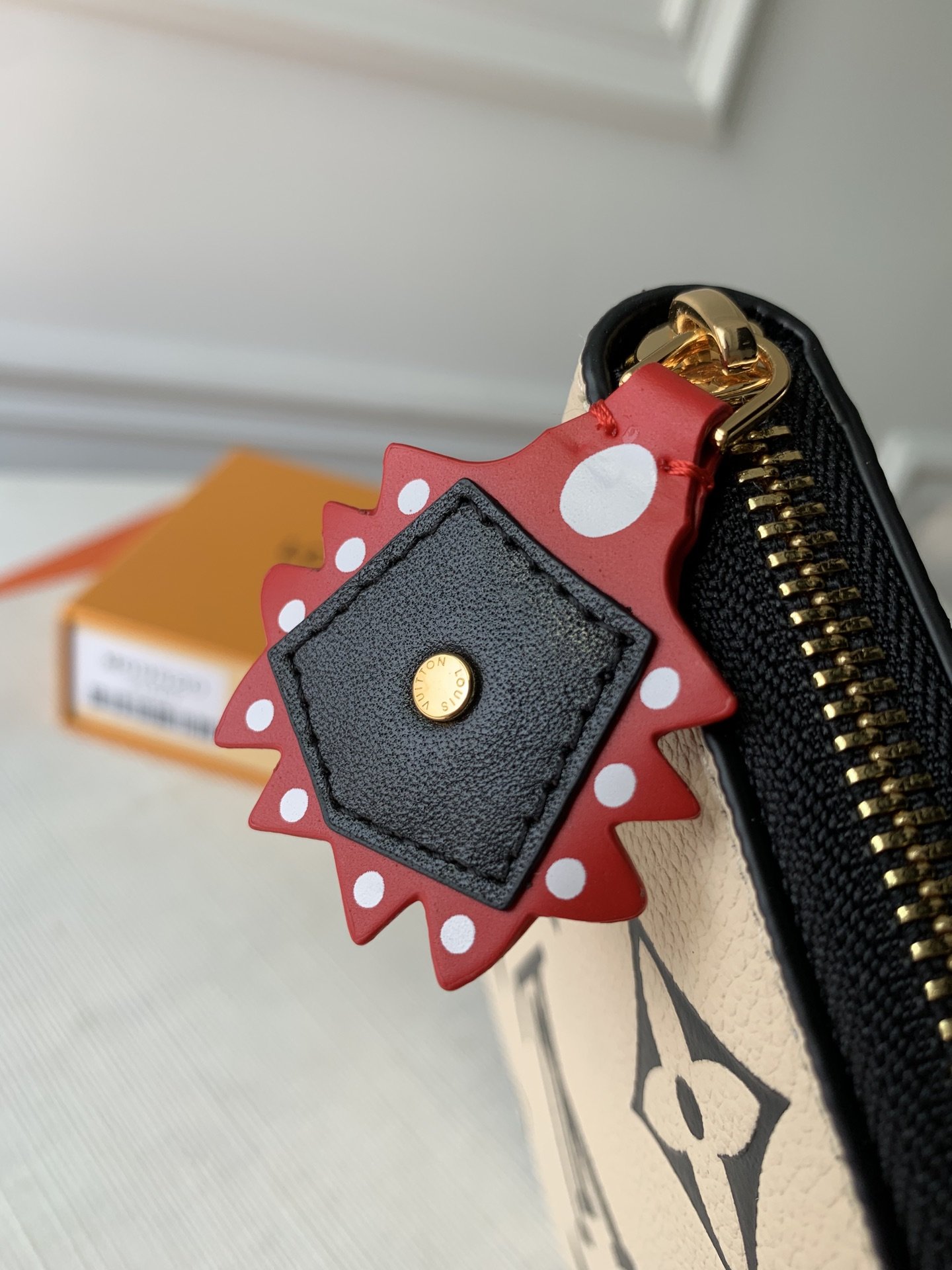 Louis Vuitton Zippy Wallet M69520-19*10CM