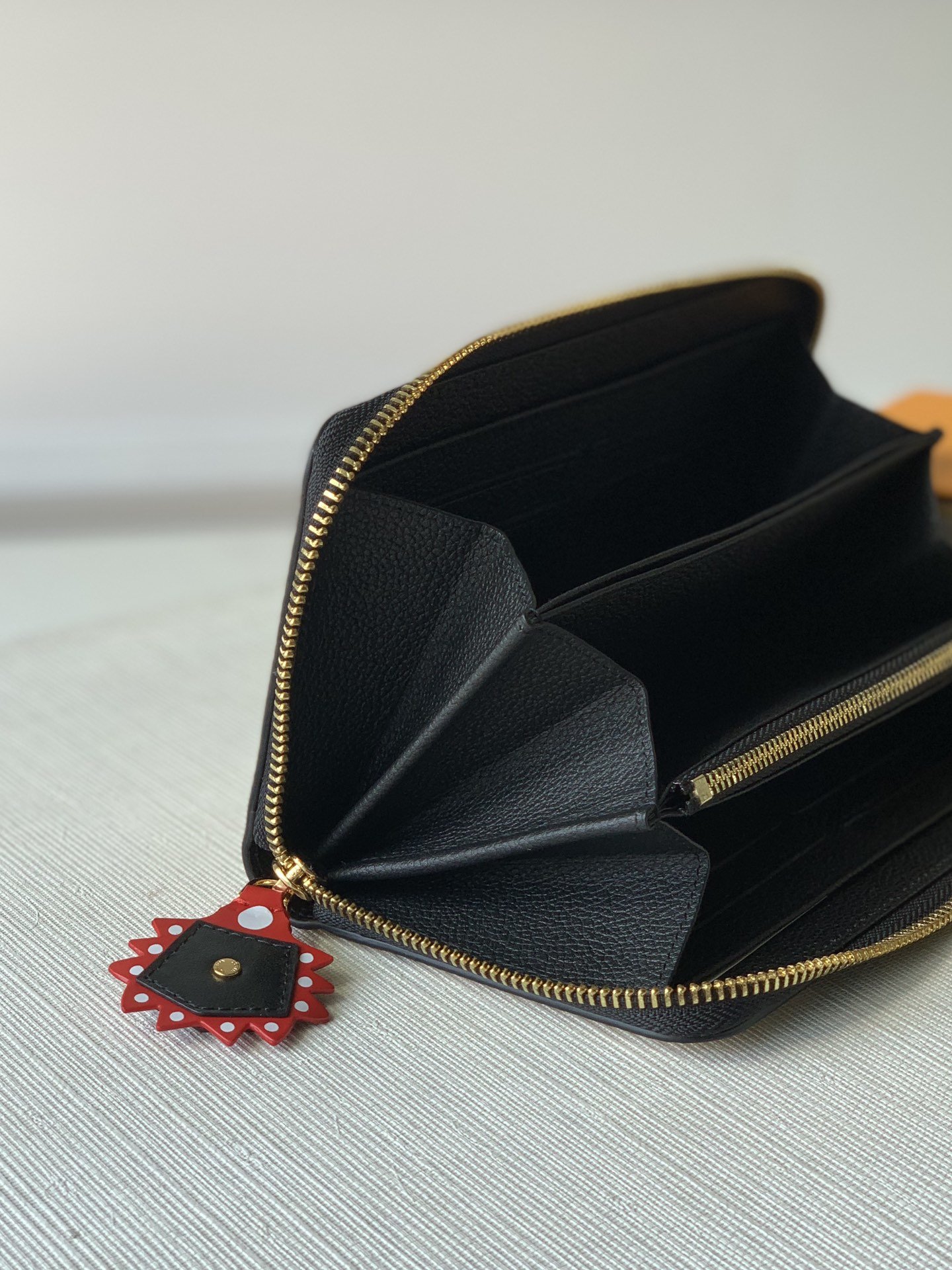 Louis Vuitton Zippy Wallet M69520-19*10CM