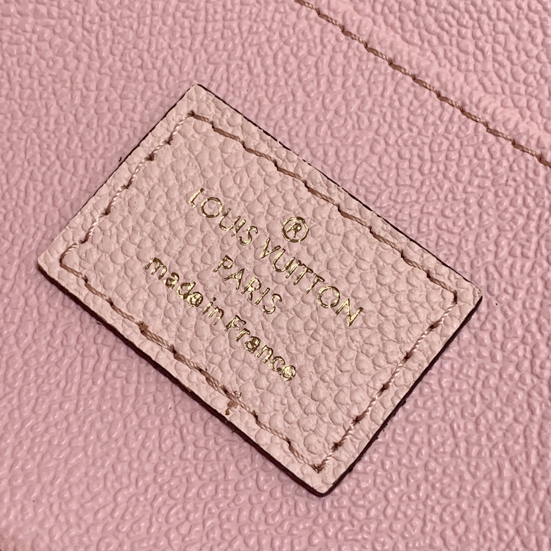 Louis Vuitton Cosmetic Bag-19*12*6CM