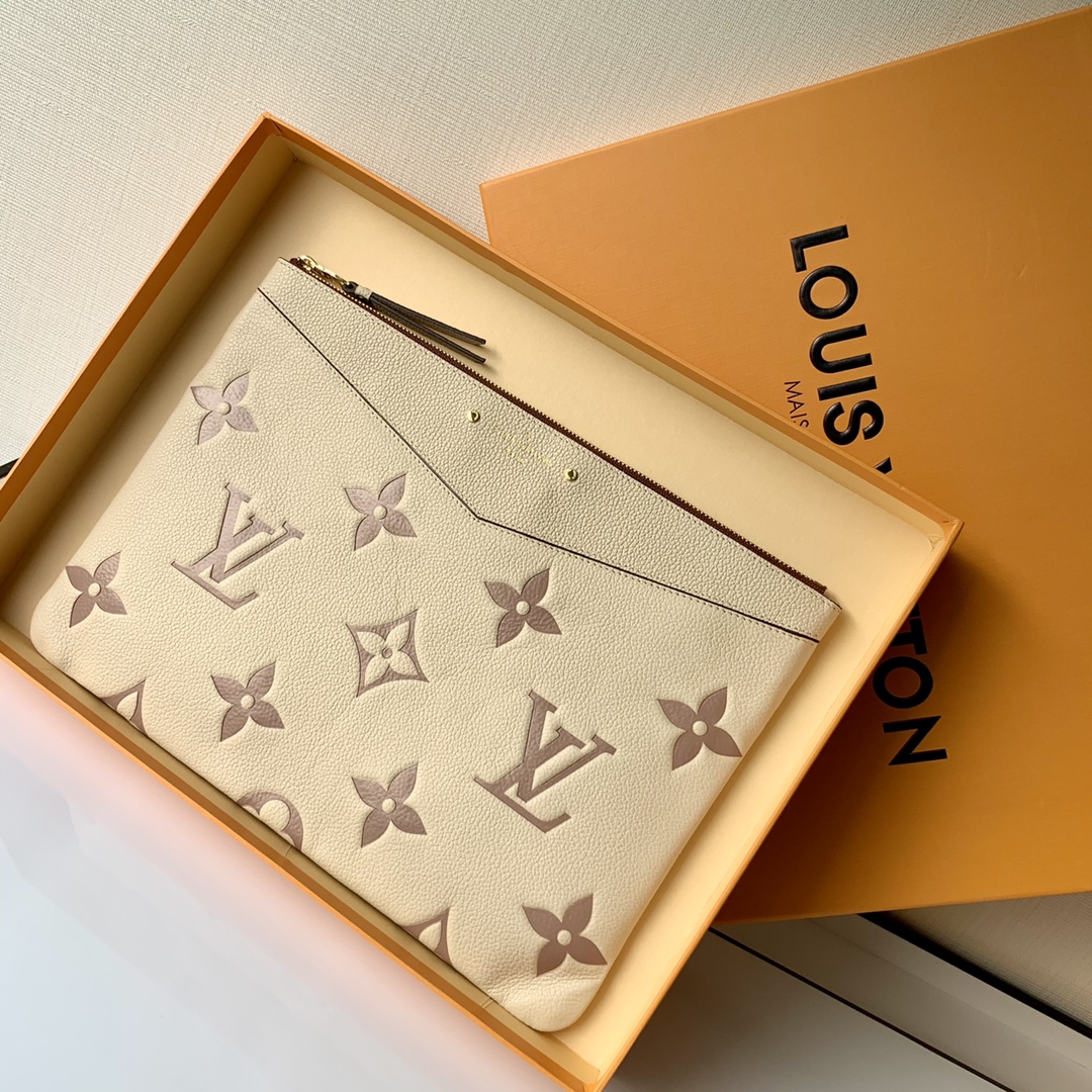 Louis Vuitton Pouch-29.5*21*1 CM Louis Vuitton Pouch-29.5*21*1 CM
