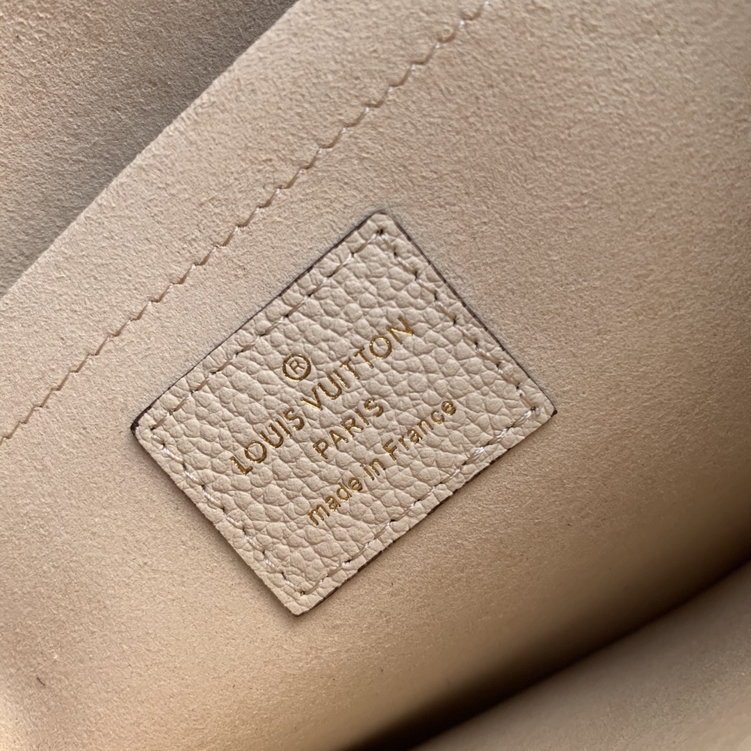 Louis Vuitton Pouch-29.5*21*1 CM Louis Vuitton Pouch-29.5*21*1 CM