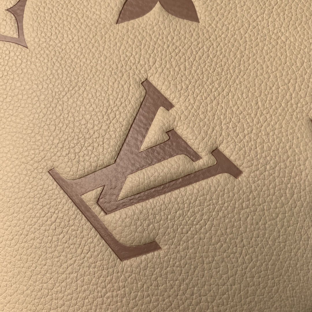 Louis Vuitton Pouch-29.5*21*1 CM Louis Vuitton Pouch-29.5*21*1 CM
