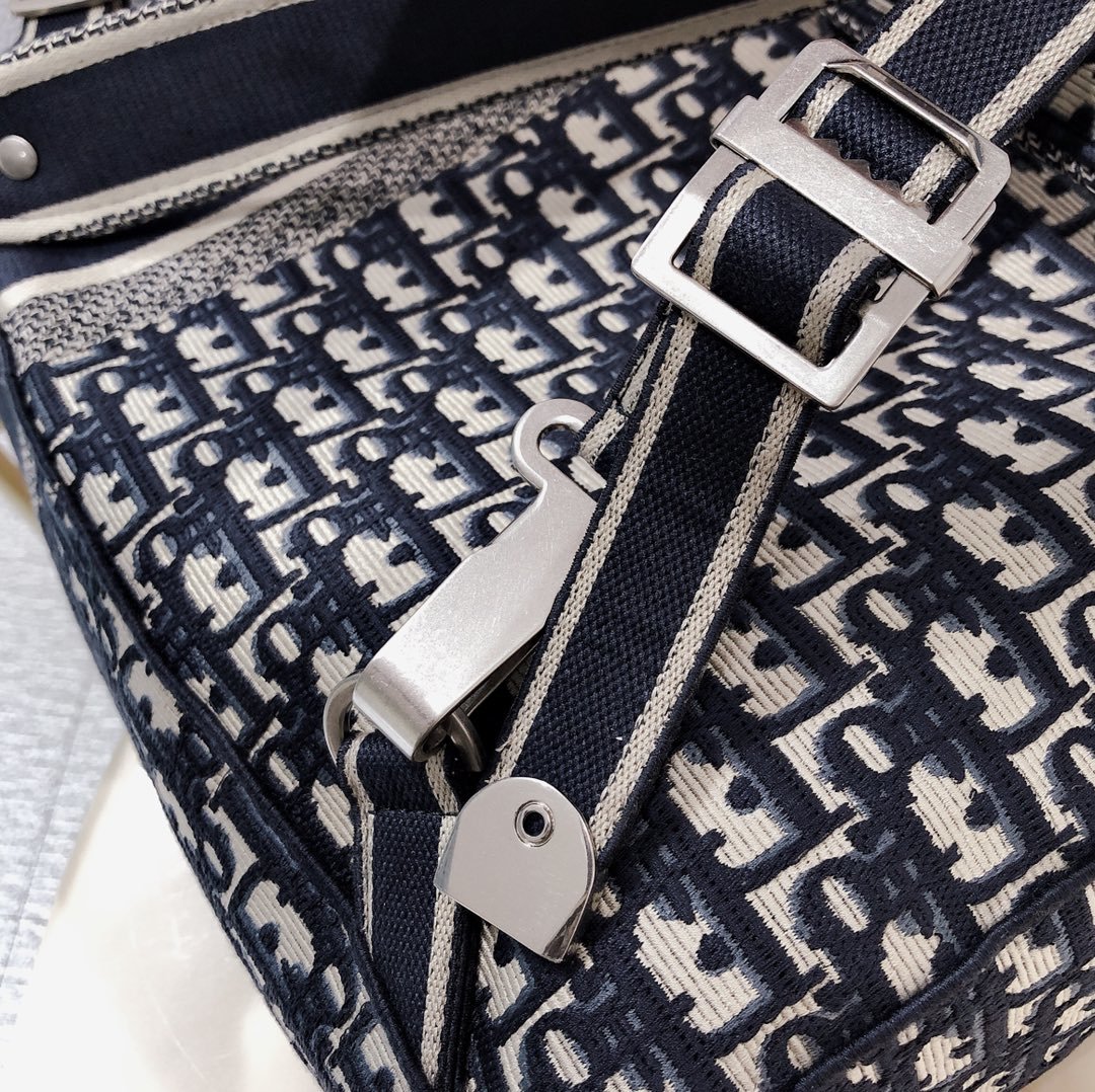 Diro Oblique Backpack-28X36X12CM