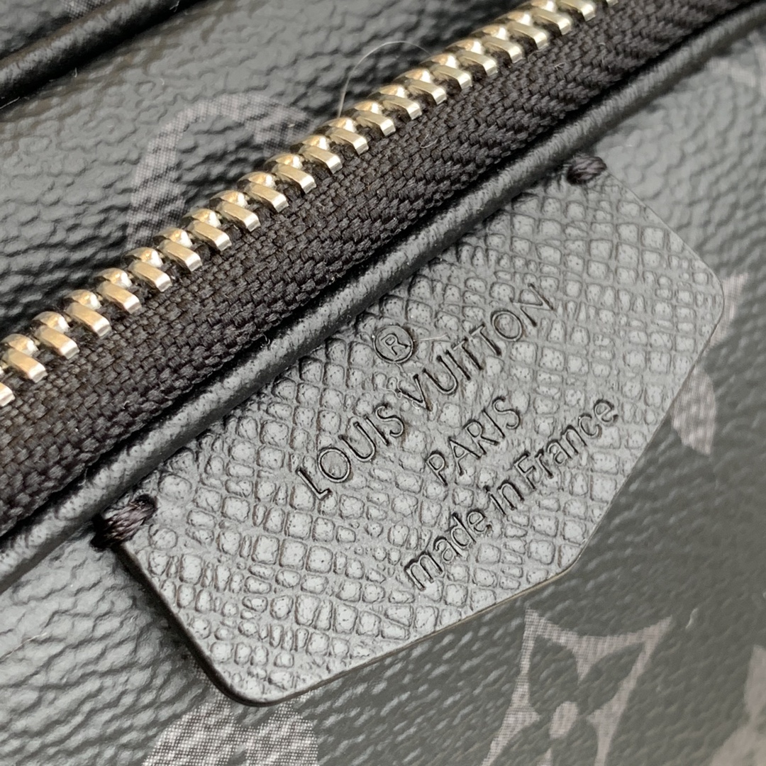 Louis Vuitton Taigarama Outdoor Bag-M30755-15*9*7CM