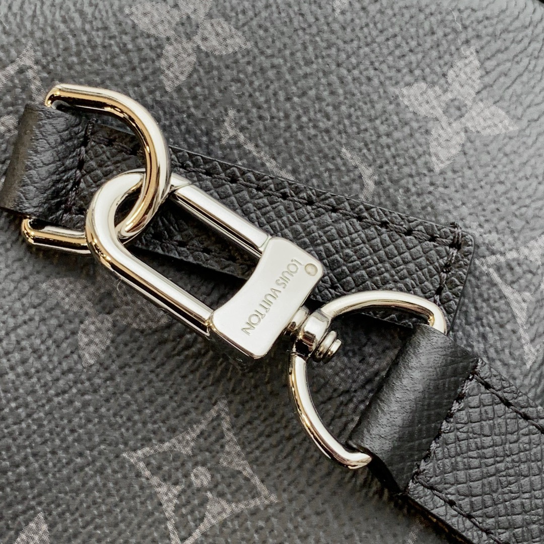 Louis Vuitton Taigarama Outdoor Bag-M30755-15*9*7CM