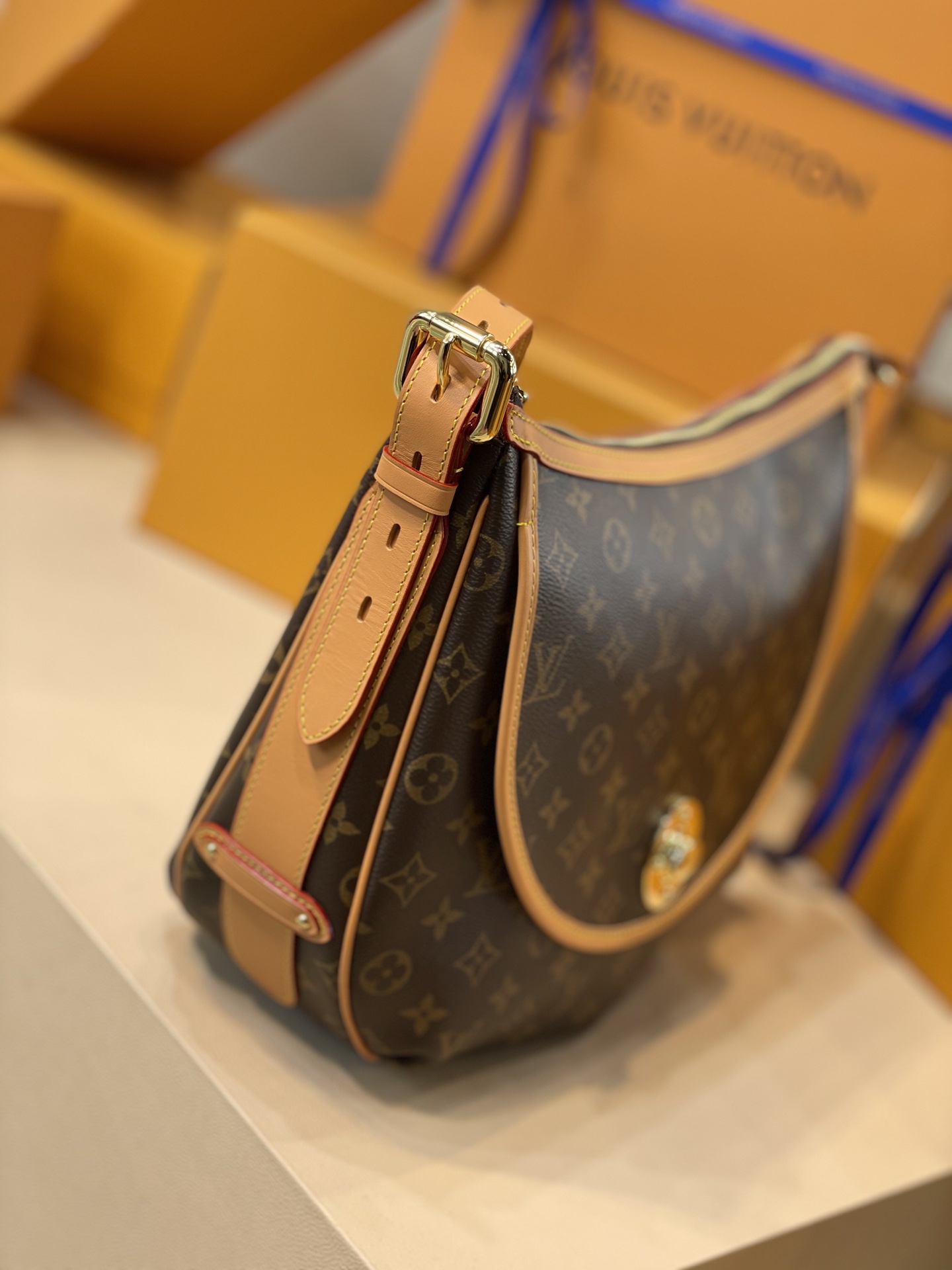 Louis VuittonTulum Bag- M40075-34x28x14CM