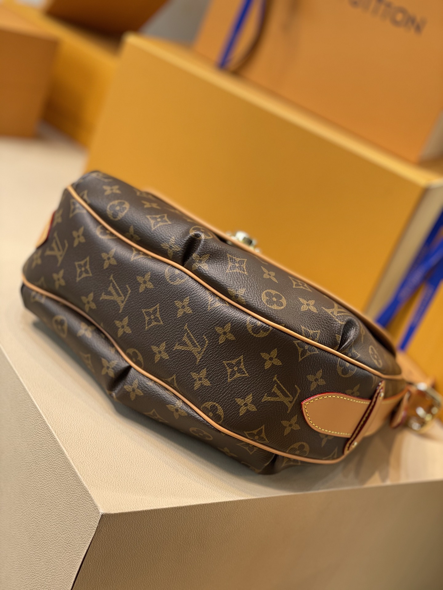 Louis VuittonTulum Bag- M40075-34x28x14CM