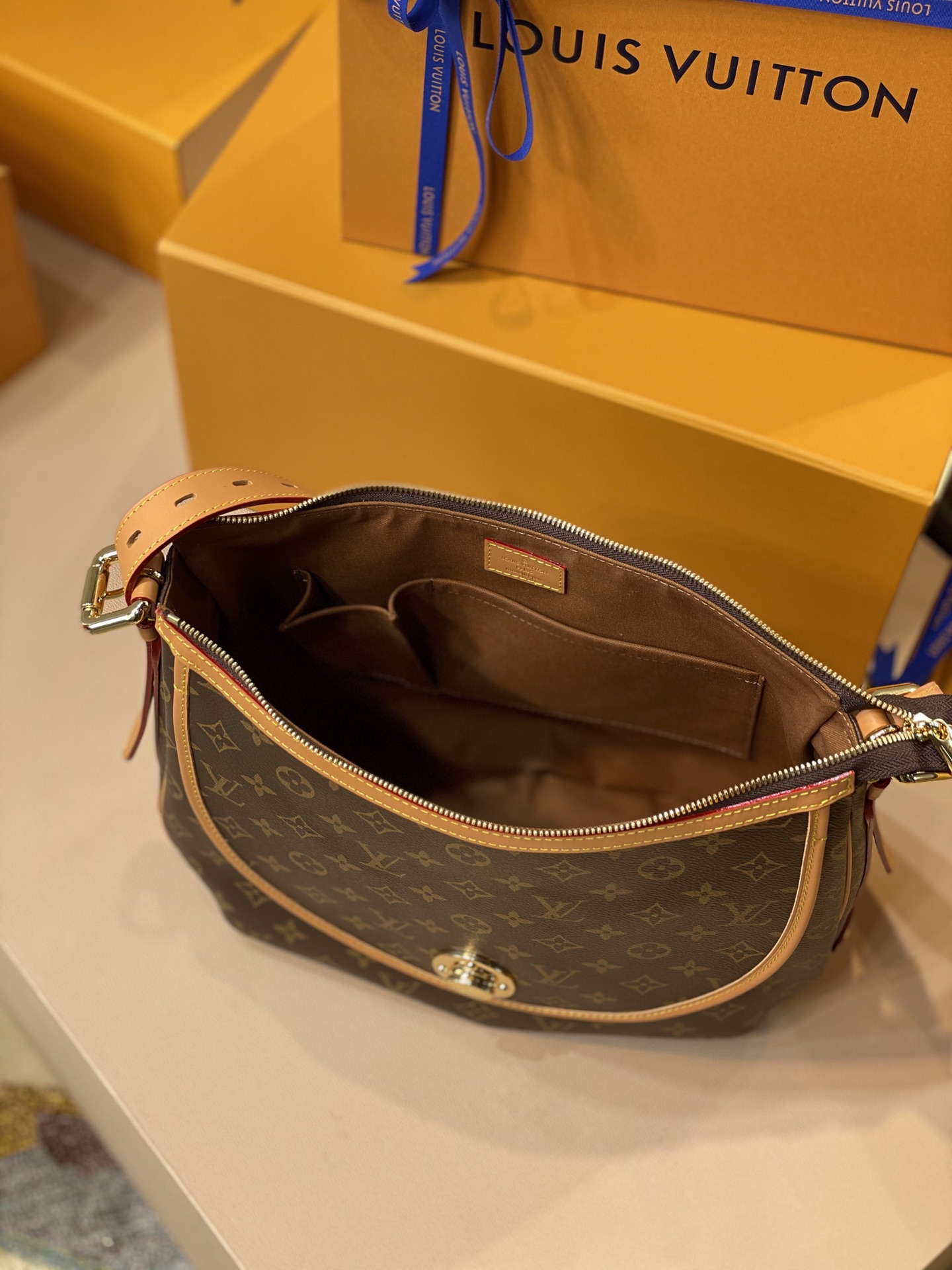 Louis VuittonTulum Bag- M40075-34x28x14CM