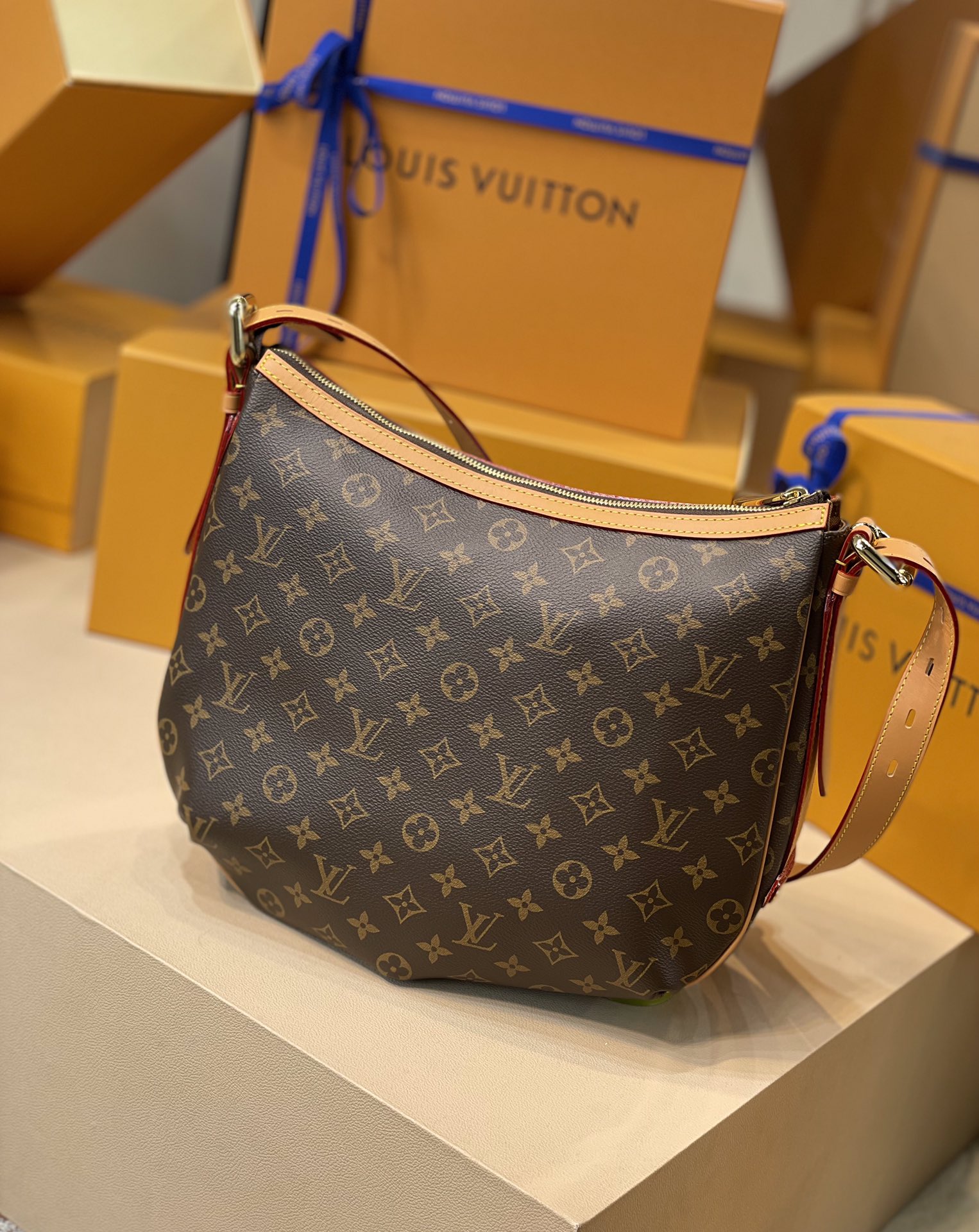 Louis VuittonTulum Bag- M40075-34x28x14CM