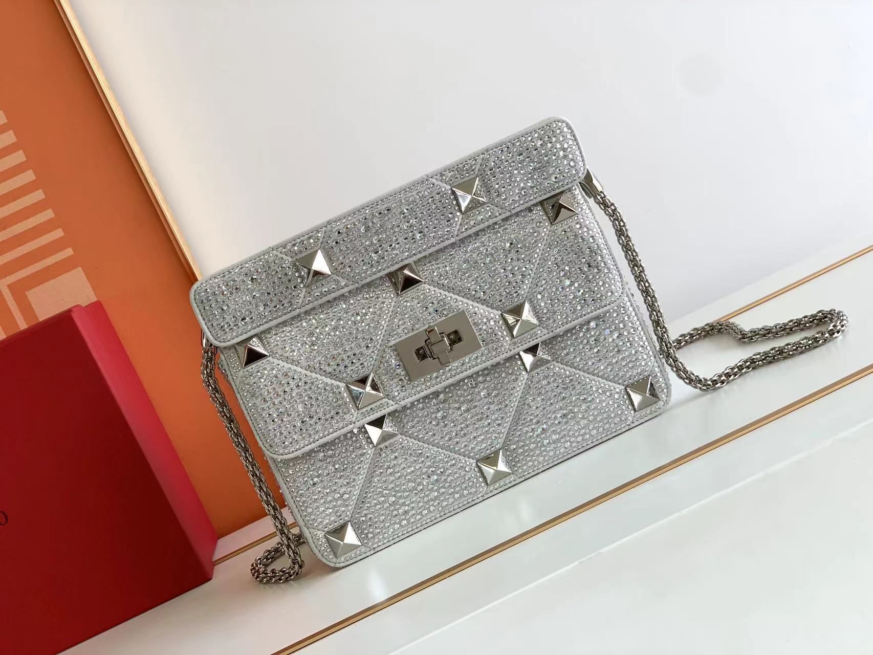Valentino Roman Stud The Soulder BAG In Nappa With Chain-26x16x8CM
