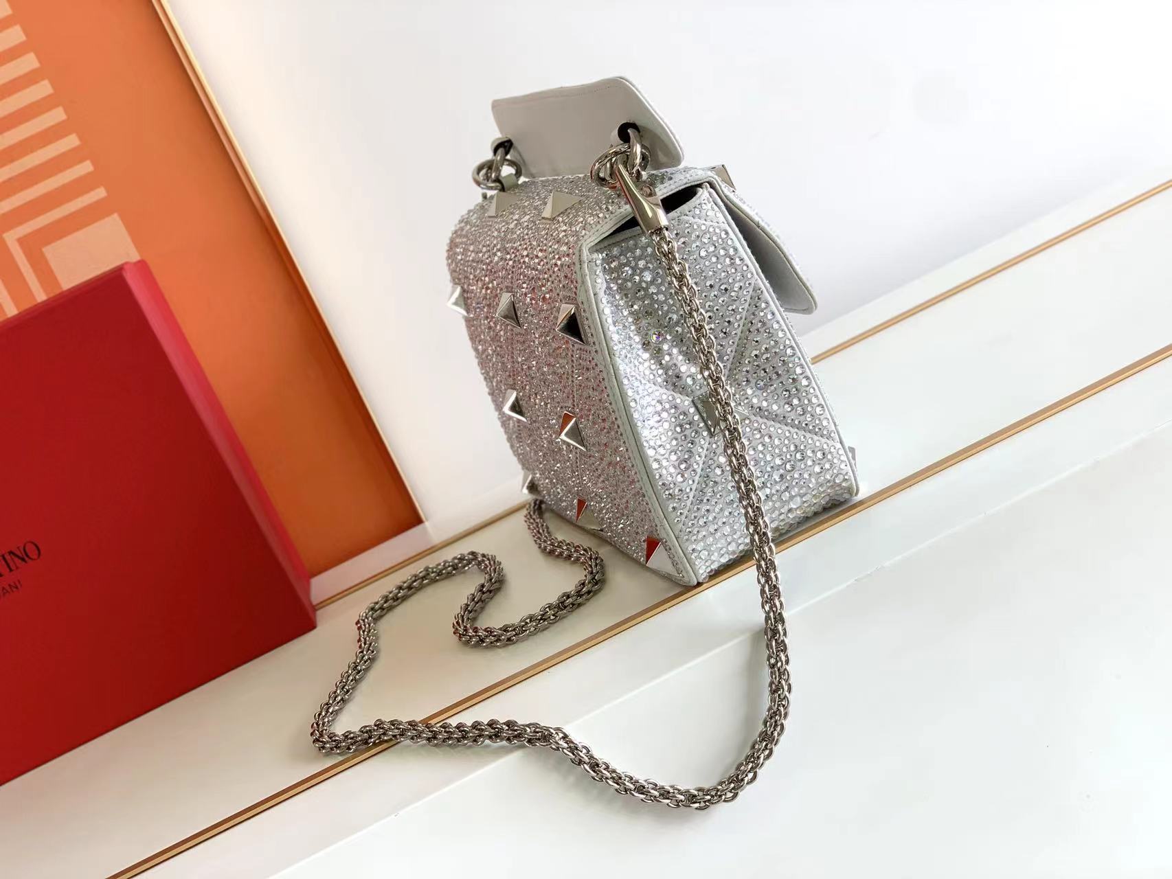 Valentino Roman Stud The Soulder BAG In Nappa With Chain-26x16x8CM