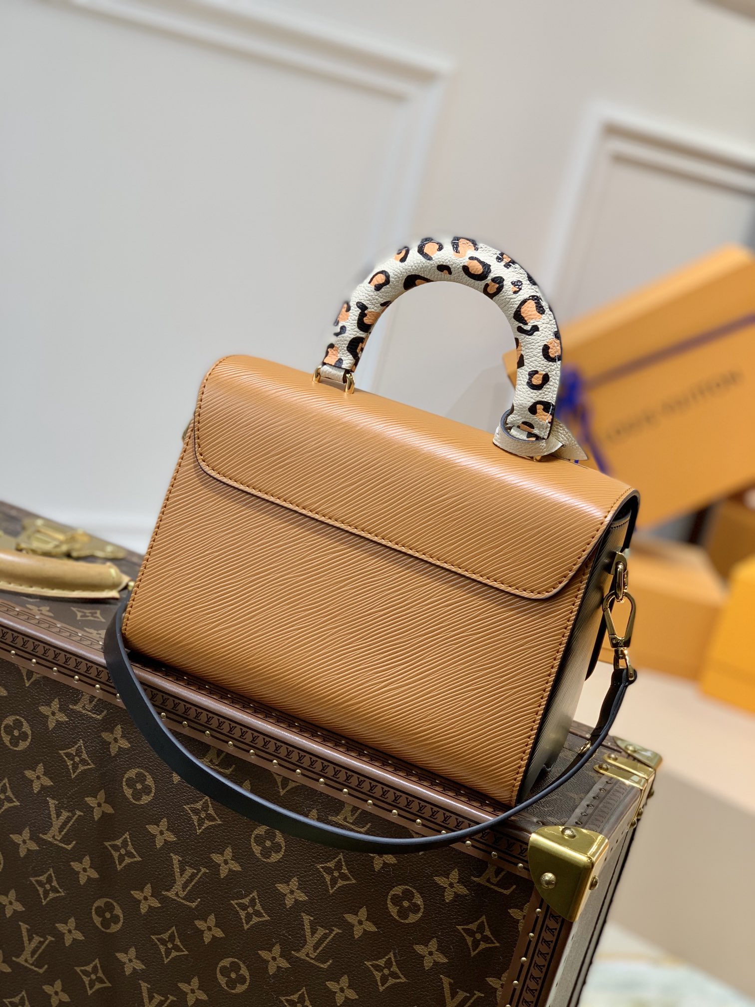 Louis Vuitton Twist MM-23*18*8CM