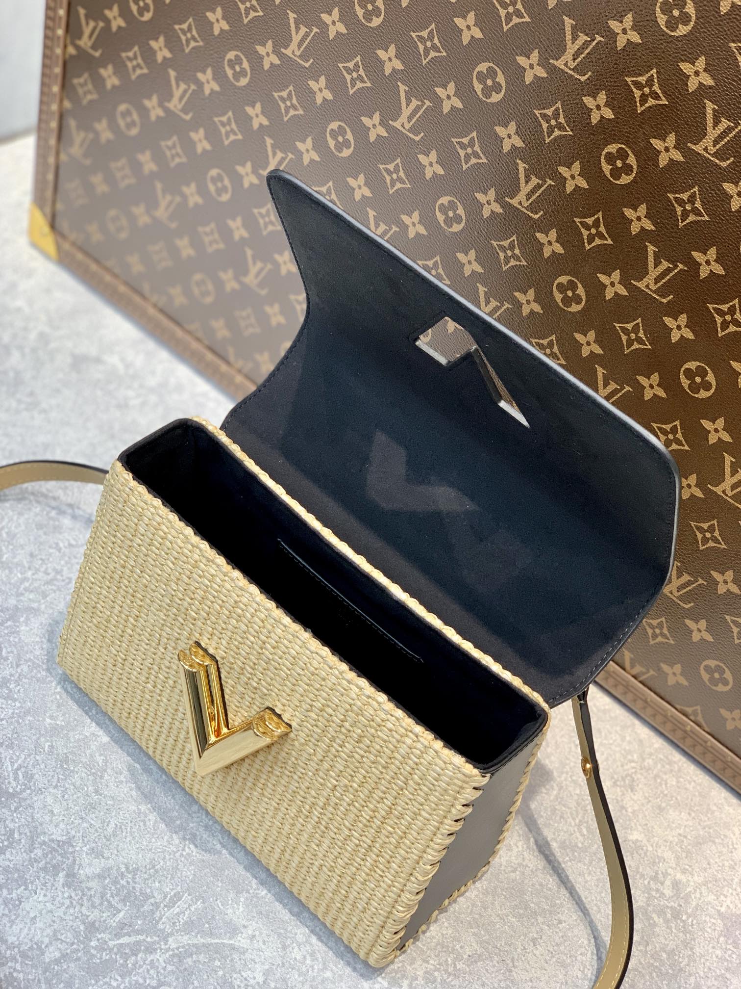 Louis Vuitton Twist MM-23*18*8CM